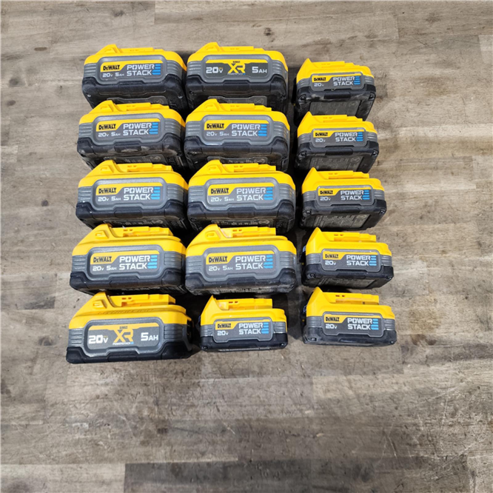 HOUSTON LOCATION - AS-IS DEWALT BATTERY PACK QTY - 15