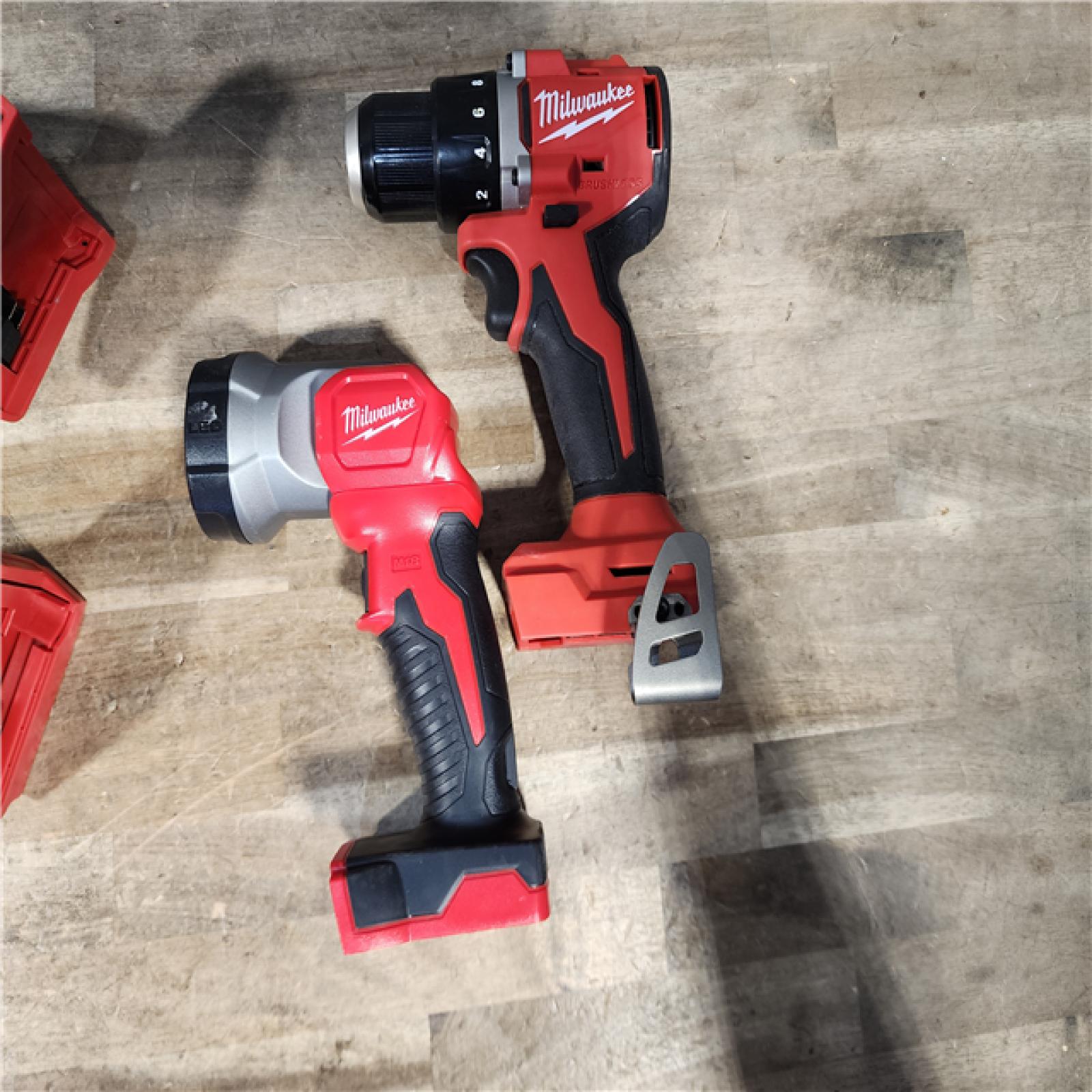 HOUSTON LOCATION - AS-IS MILWAUKEE 4 TOOL COMBO KIT W/ (2) BATTERY & CHARGER