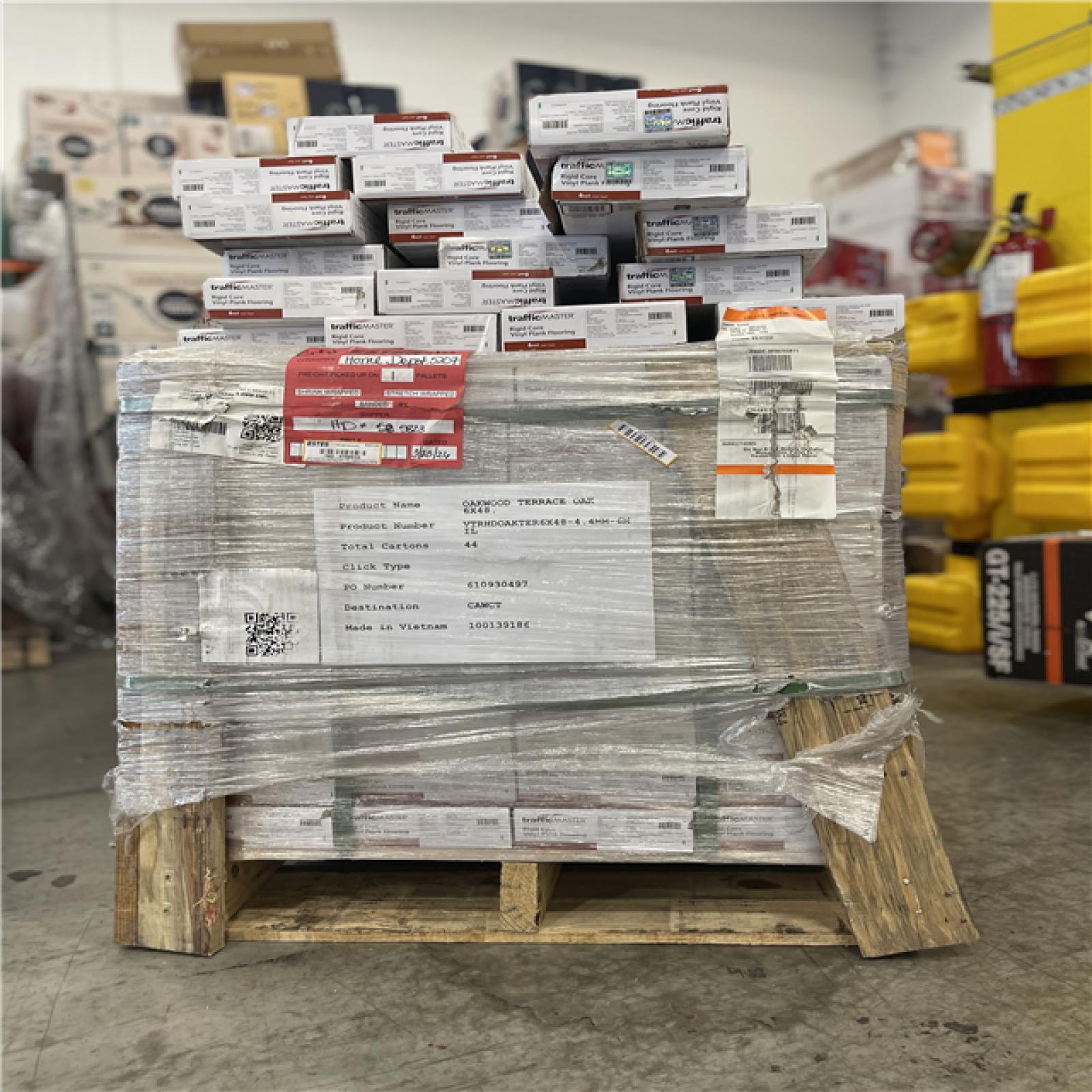 DALLAS LOCATION- TRAFFIC MASTER Oakwood Terrance Oak LVP Flooring (21.95 sqft per case) PALLET (61 Units)