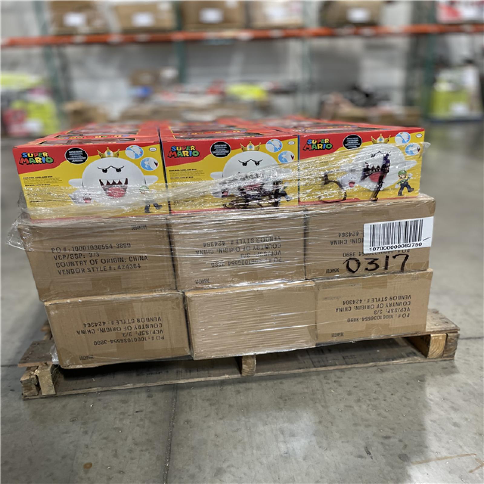 DALLAS LOCATION - Super Mario Boo  King Boo & Luigi Exclusive Figure 3-Pack [Glow-in-the-Dark] PALLET -(54 UNITS)