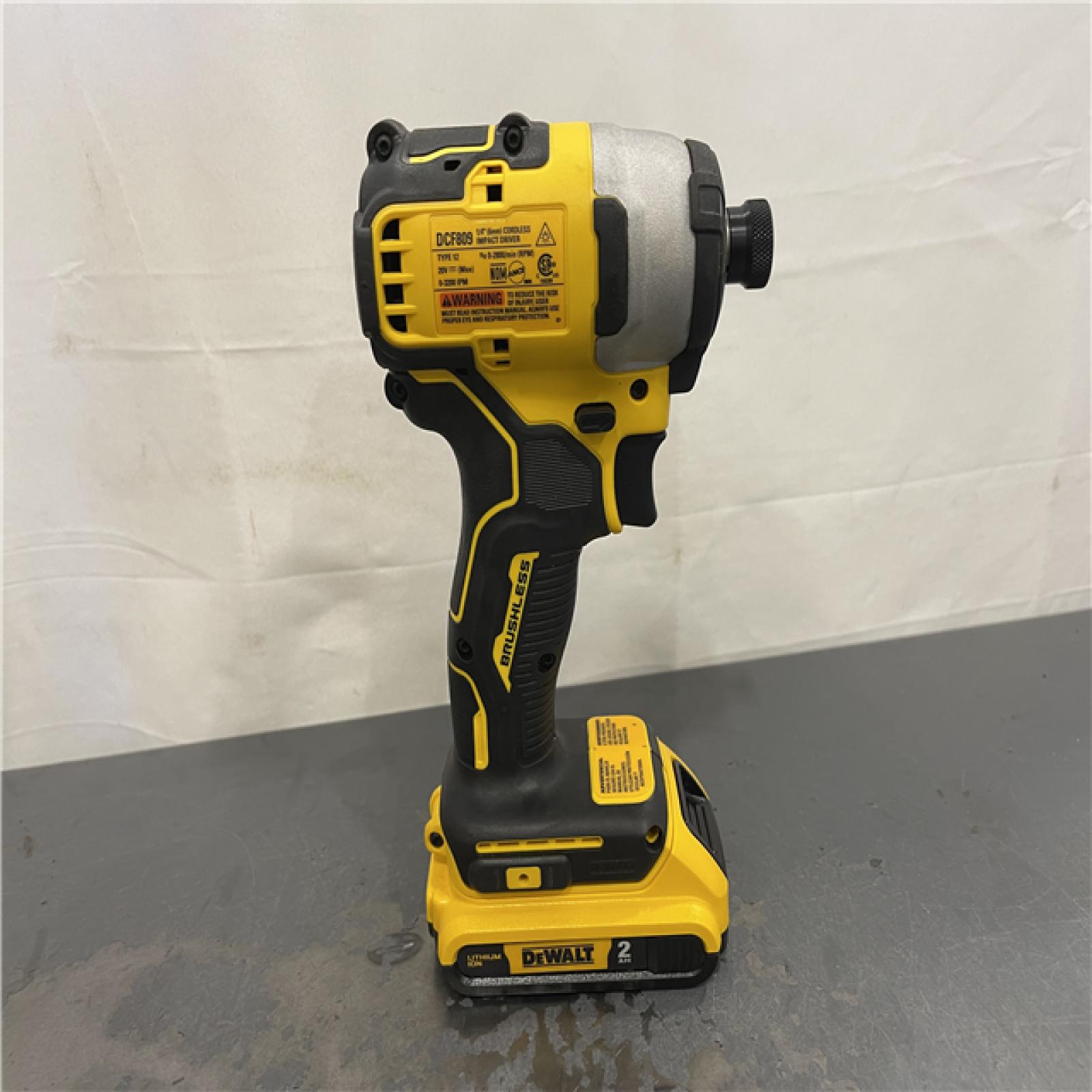 AS-IS - DEWALT ATOMIC 20V MAX* Brushless Cordless Compact 1/4 in. Impact Driver Kit