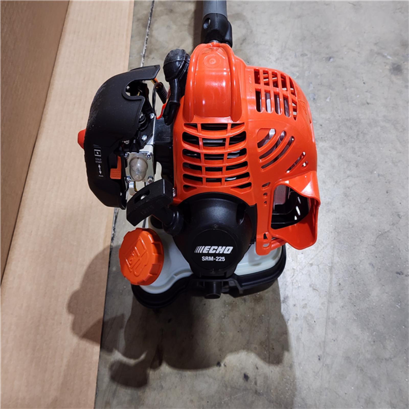 HOUSTON LOCATION - AS-IS (APPEARS LIKE NEW) Echo SRM-225 21.2cc 2 Stroke Fuel Efficient Durable Gas Straight Shaft Trimmer