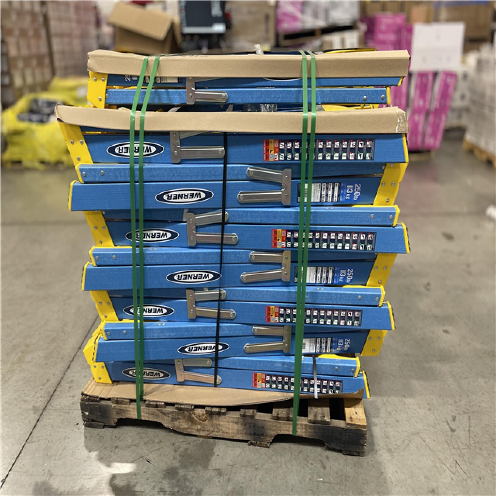 DALLAS LOCATION - WERNER 4ft Type I Fiberglass Step Ladder with Shelf PALLET-(15 UNITS)