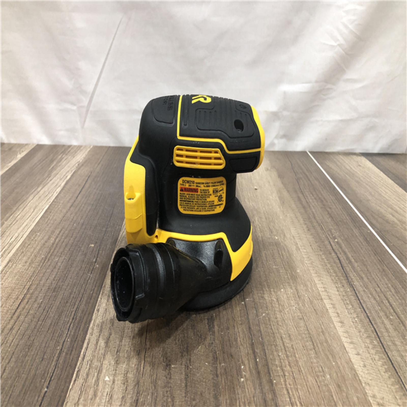AS-IS DEWALT 20V MAX XR Cordless Brushless 5 in. Random Orbital Sander Kit