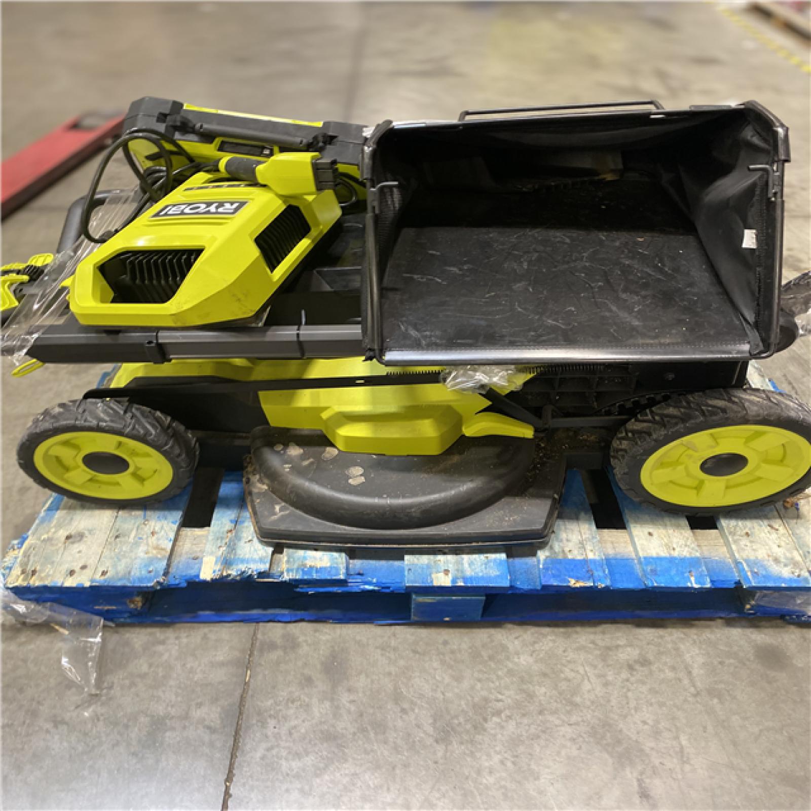 Dallas Location - As-Is RYOBI 80V HP Brushless Battery Cordless Electric 30 in. Multi-Blade Lawn Mower with Battery and Charger
