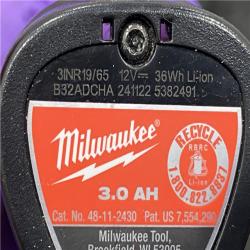 AS-IS Milwaukee Men's Medium 12V Lithium-Ion Cordless AXIS Black Heated Jacket Kit