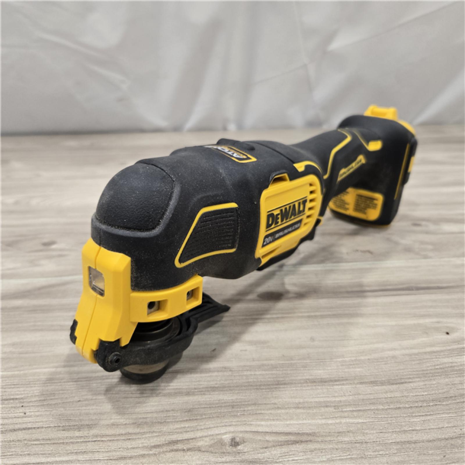 AS-IS DEWALT ATOMIC 20V MAX Cordless Oscillating Multi Tool (Tool Only)