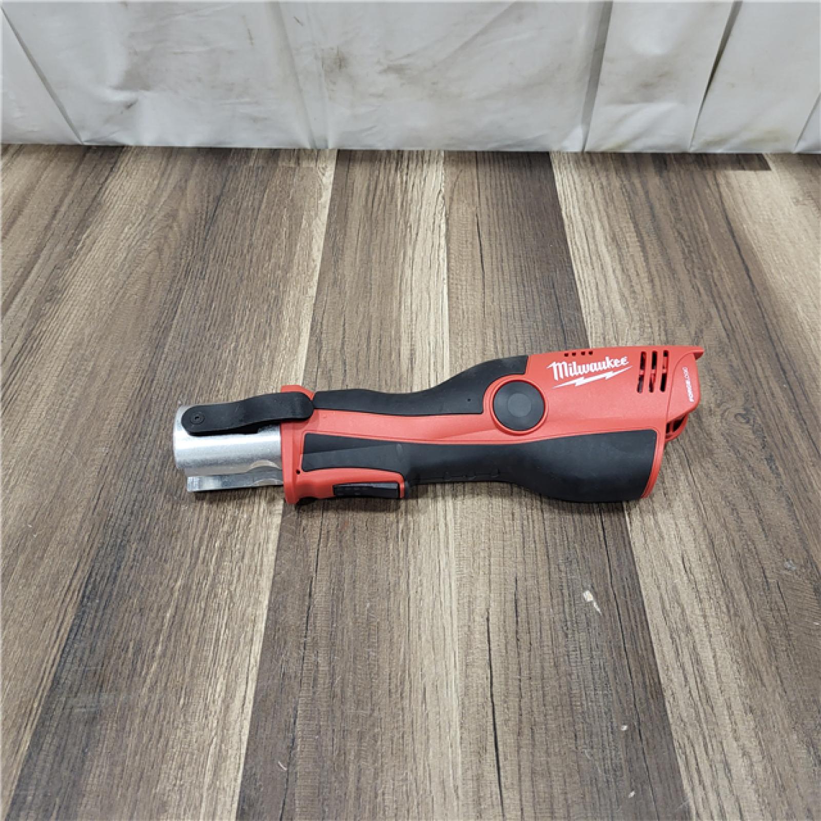 AS IS Milwaukee M12 Force Logic Press Tool 1/2 in. to 1 in. Kit