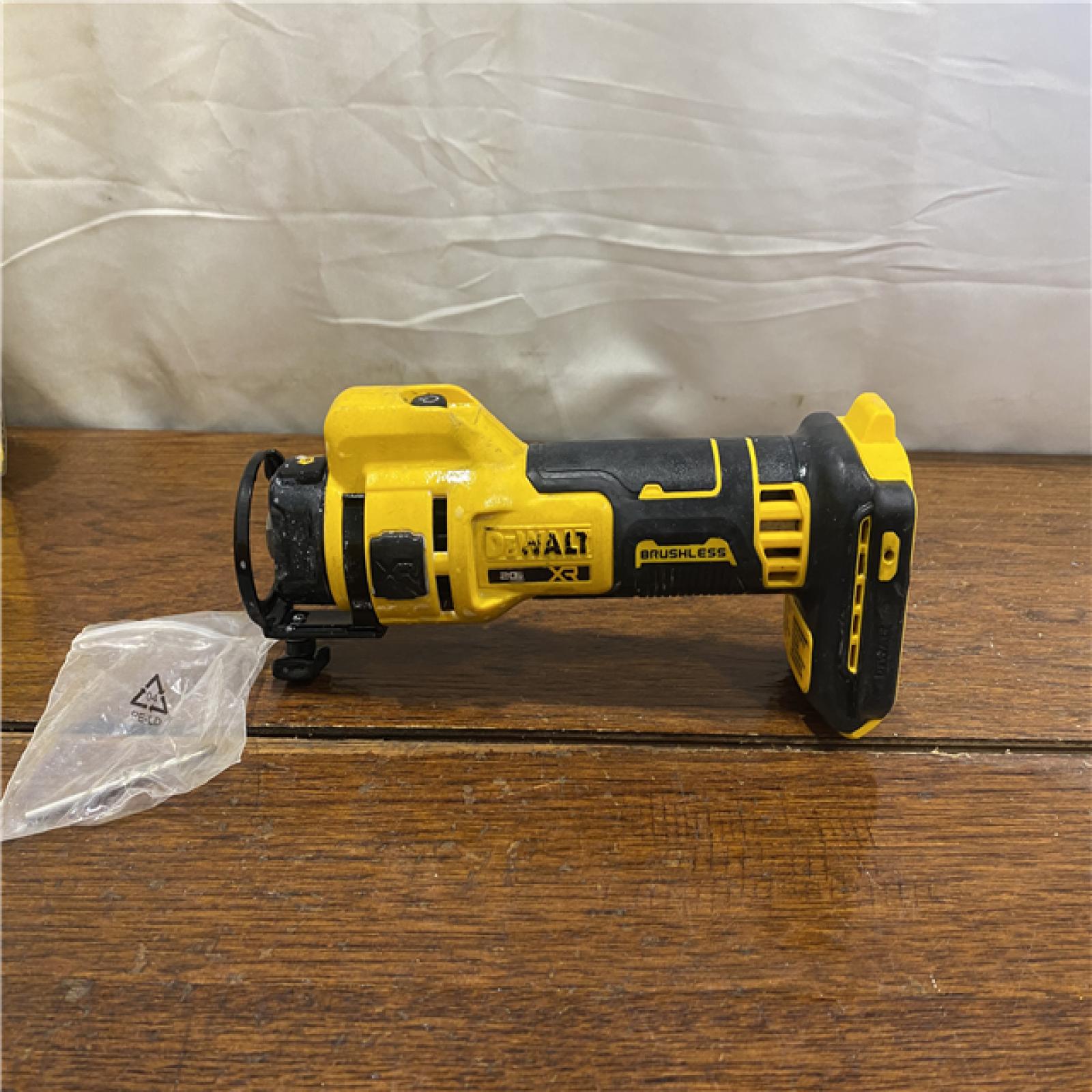 AS-IS DEWALT 20V MAX Cordless Cut Out Tool