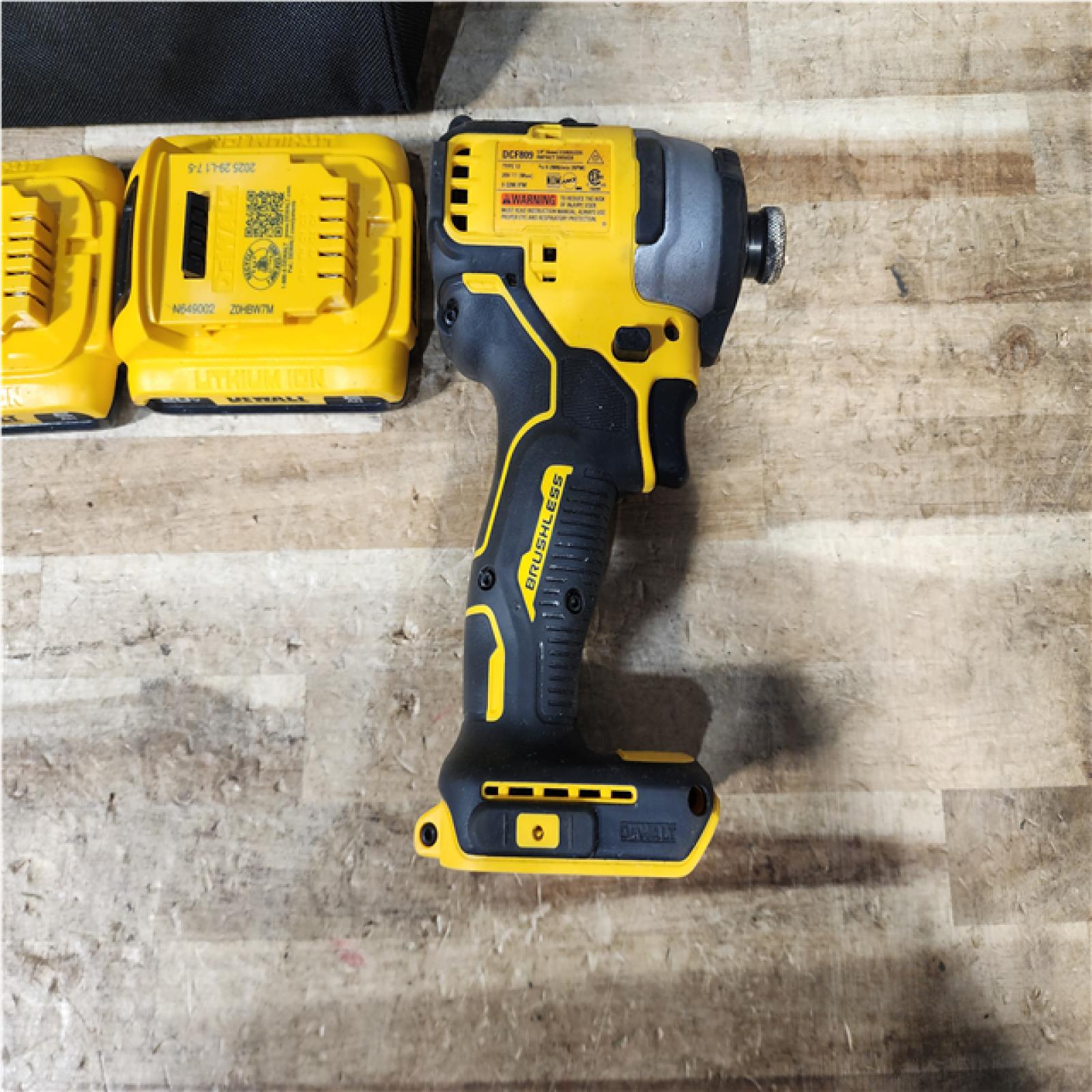 HOUSTON LOCATION - AS - IS DEWALT Atomic 20V Max Lithium-Ion Brushless Cordless Compact 1/4 in. Impact Driver Kit