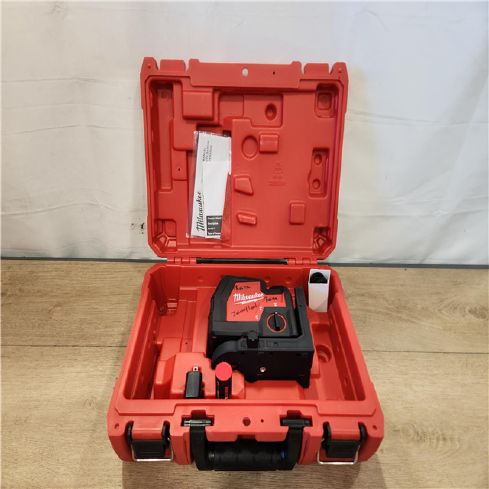 AS-IS- Milwaukee 100 ft. REDLITHIUM Lithium-Ion USB Green Rechargeable Cross Line Laser Level Kit