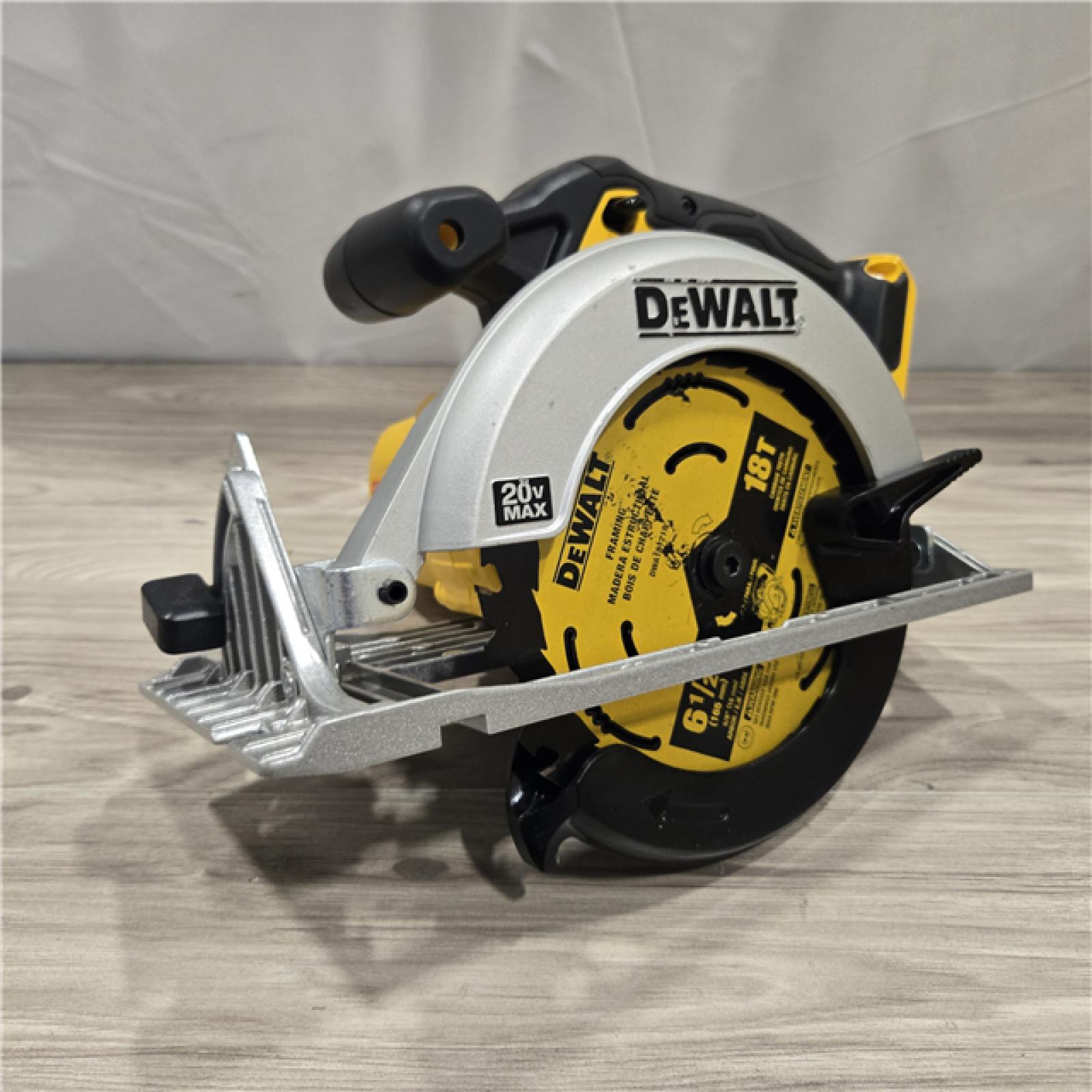 AS-IS DEWALT 6-1/2'' 165MM CIRCULAR SAW (Tool-Only)