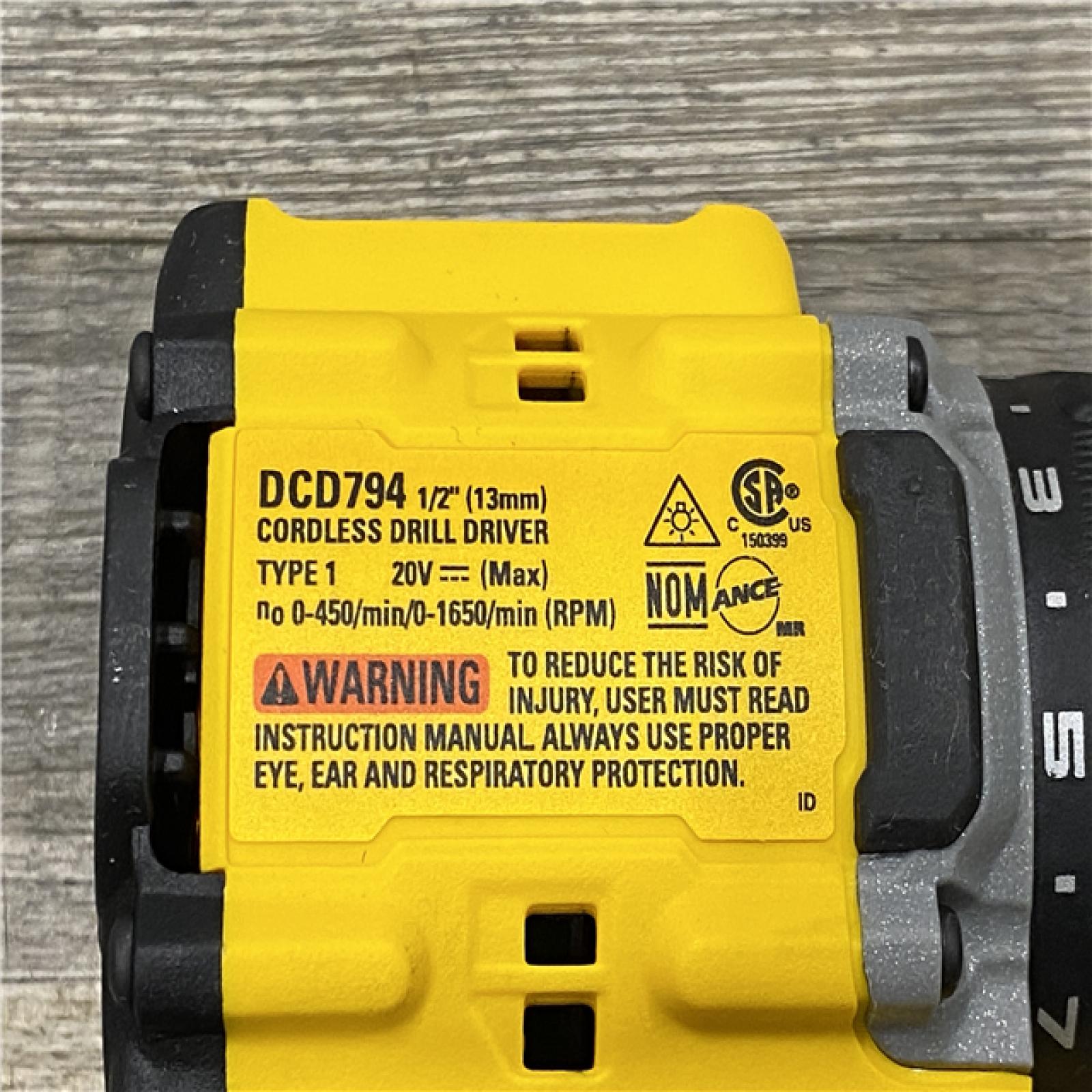 AS-IS DEWALT Atomic 20V Lithium-Ion Cordless Compact 1/2 in. Drill/Driver Kit