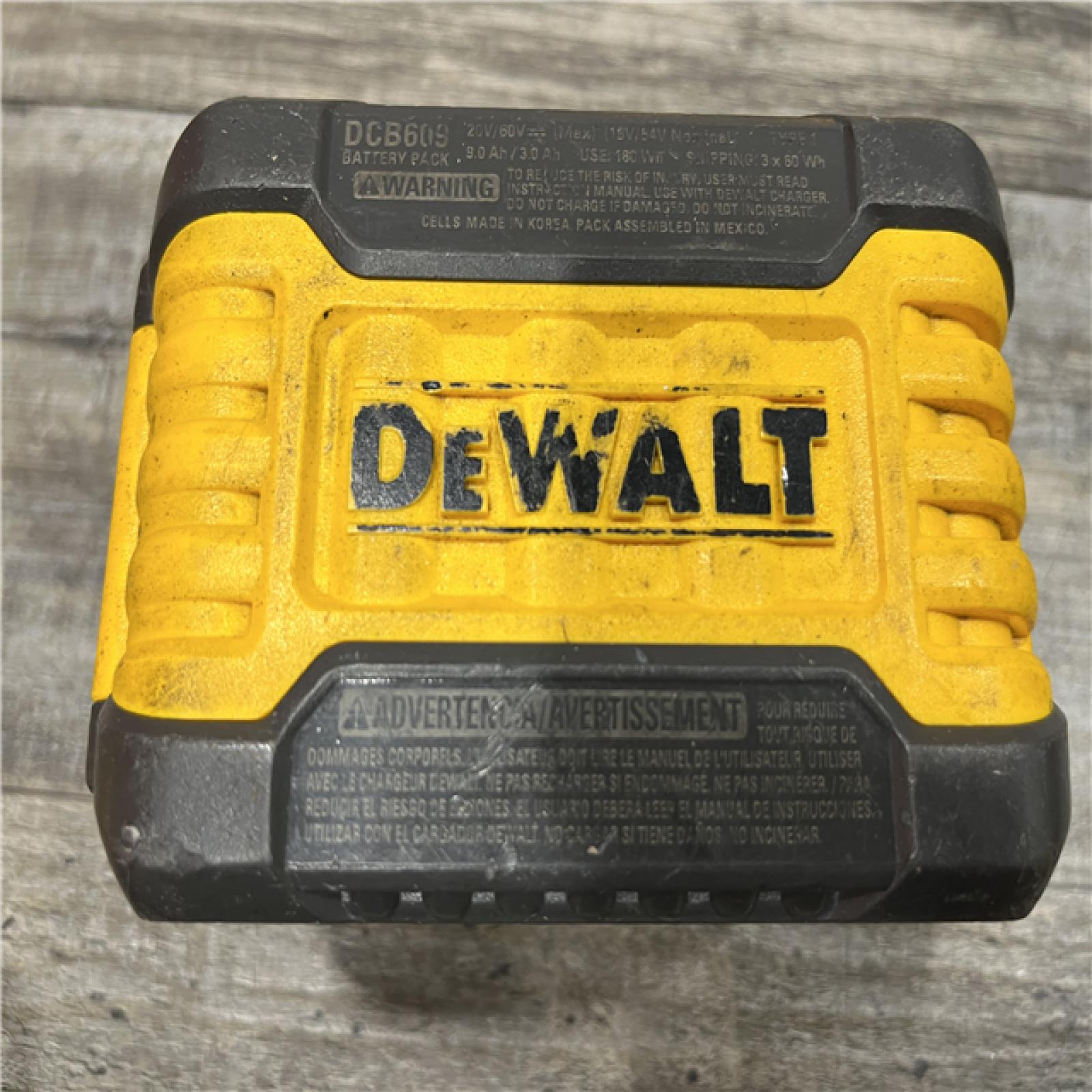 AS-IS DEWALT 20V/60V MAX FLEXVOLT Lithium-Ion 9.0Ah Battery and Charger Starter Kit