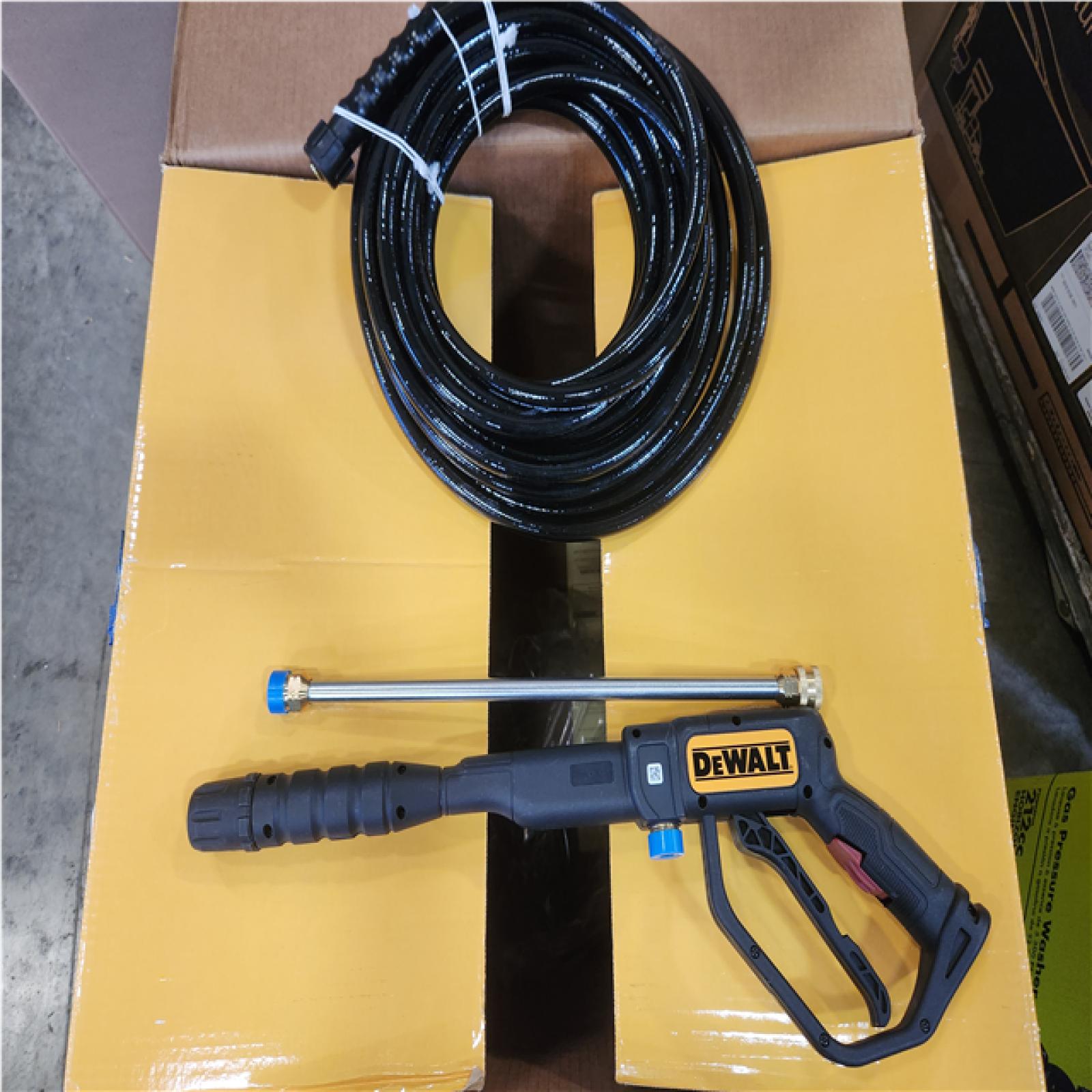 Phoenix NEW DEWALT 3400 PSI 2.5 GPM Gas Cold Water Pressure Washer with DeWalt 210 Engine