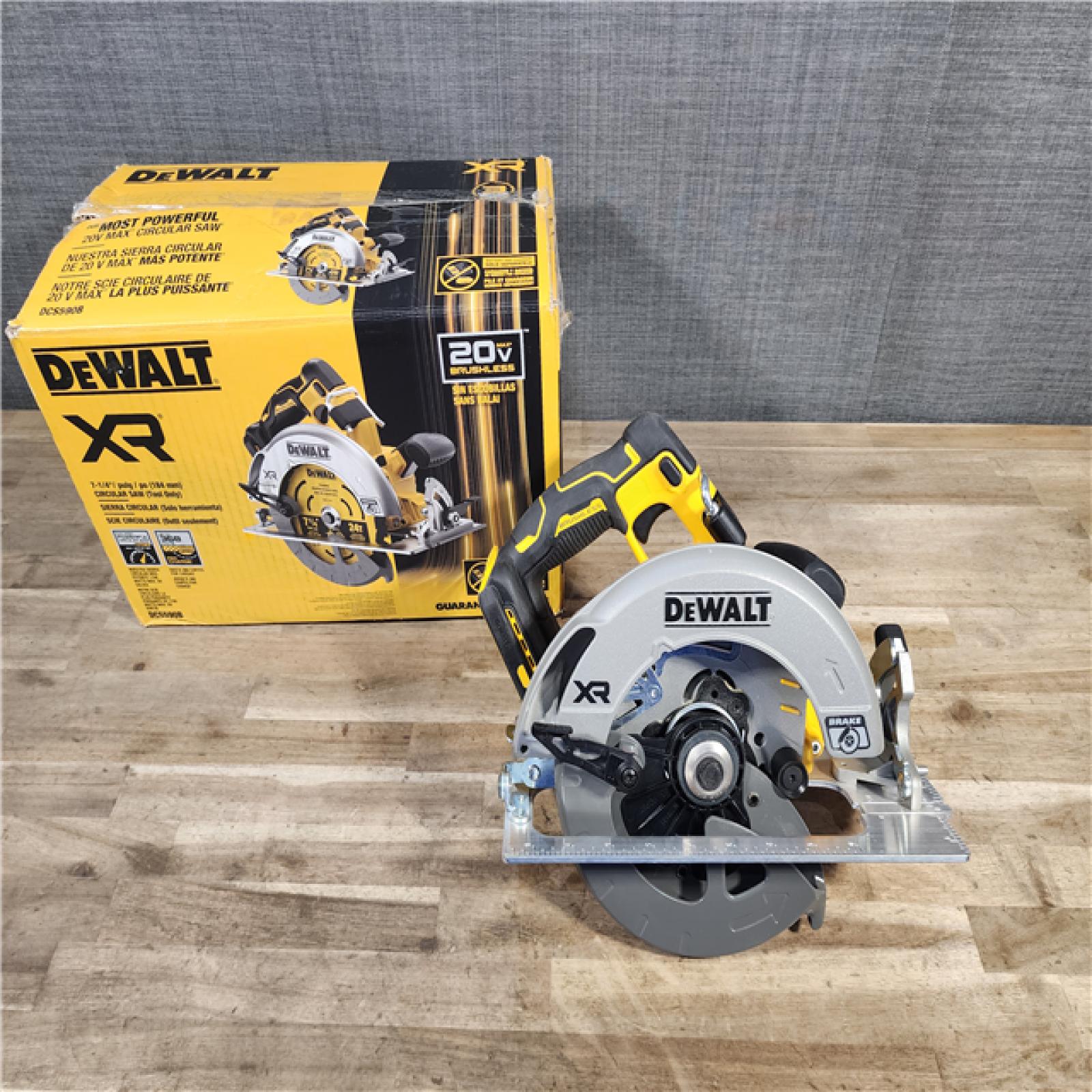 HOUSTON LOCATION - AS-IS DEWALT 20-Volt MAX 7-1/4 in. Cordless Circular Saw (Tool Only)