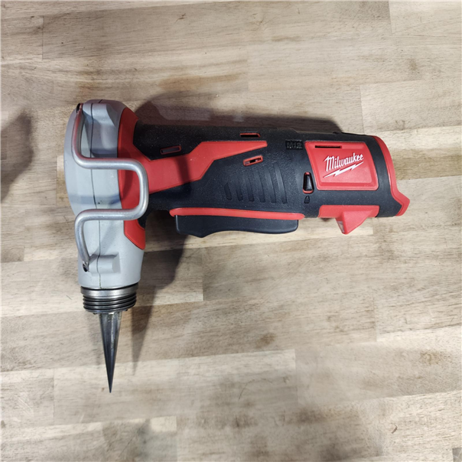 HOUSTON LOCATION - AS-IS Milwaukee M12 12-Volt Lithium-Ion Cordless PEX Expansion Tool Kit with (2) 1.5 Ah Batteries, (3) Expansion Heads and Hard Case