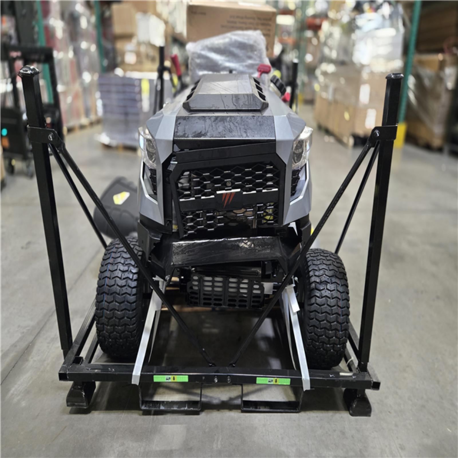 DALLAS LOCATION- Murray MT100 42 in. 13.5 HP 500cc E1350 6-Speed Manual Gas Riding Lawn Tractor Mower