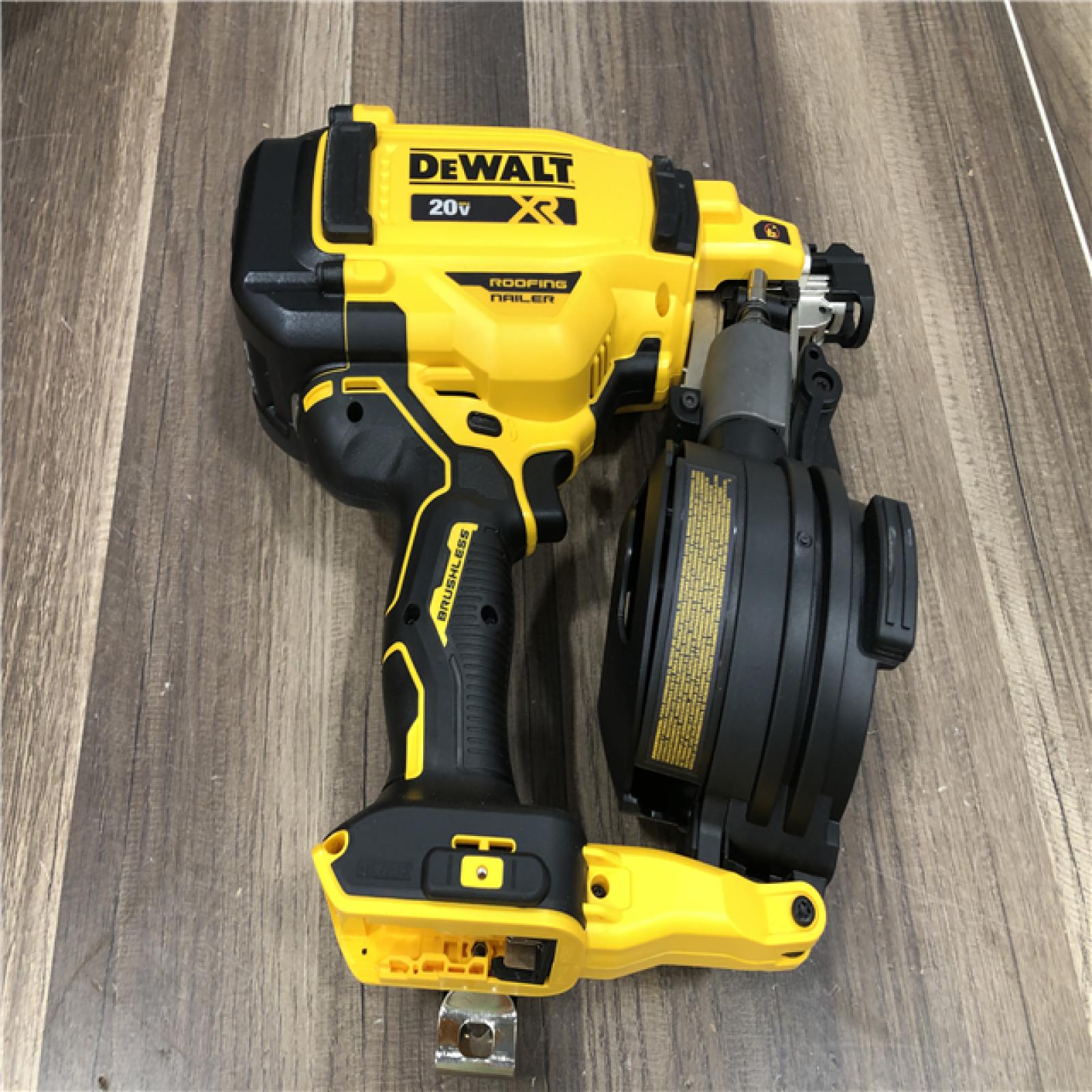 AS-IS DEWALT 20V MAX Lithium-Ion 15-Degree Electric Cordless Roofing Nailer Kit