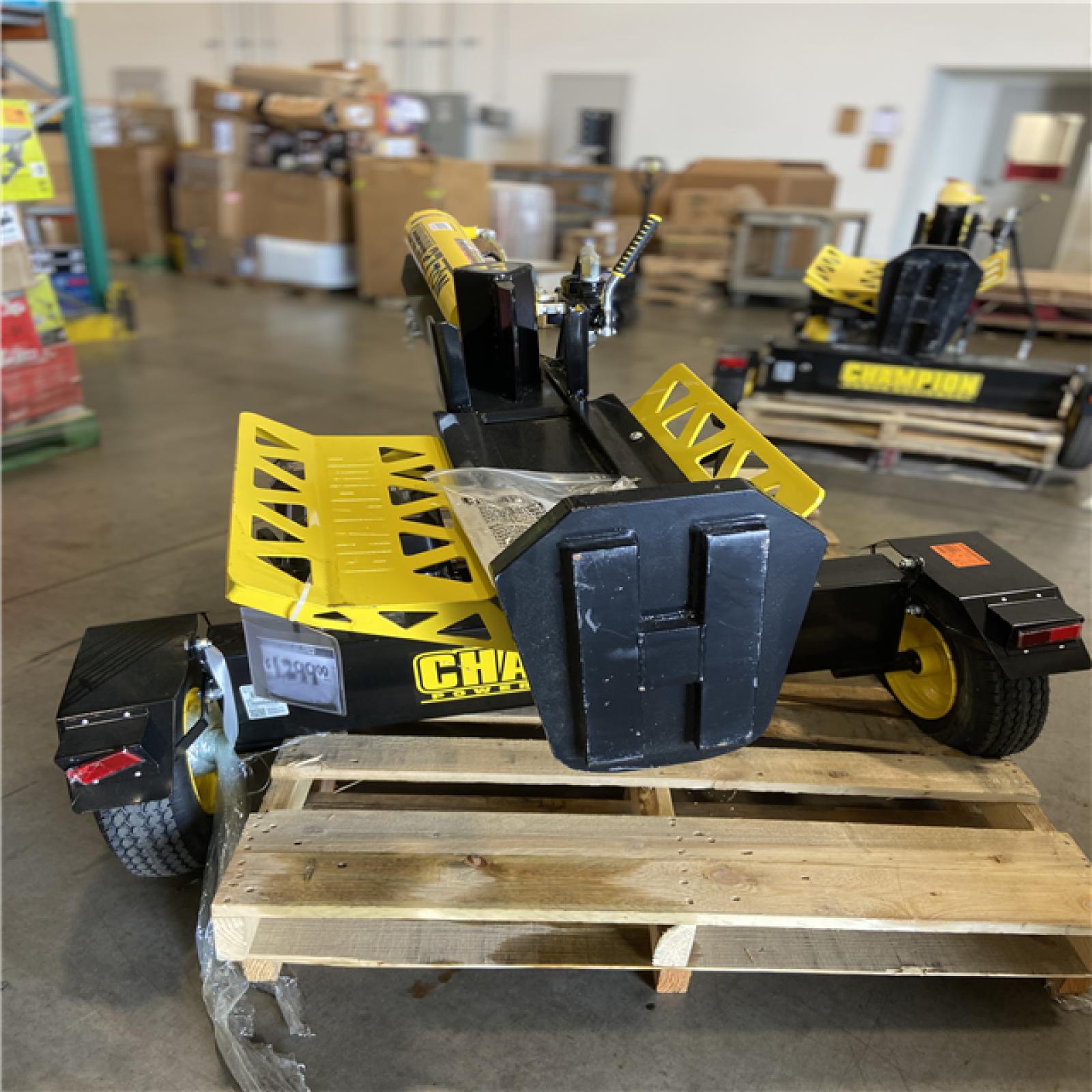 DALLAS LOCATION - Champion Power Equipment 27 Ton 224 cc Gas Powered Hydraulic Wood Log Splitter w/Vertical/Horizontal Operation
