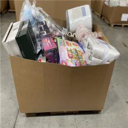 DALLAS LOCATION- NEW! BULLSEYE MIXED CLOTHING PALLET (300 UNITS)