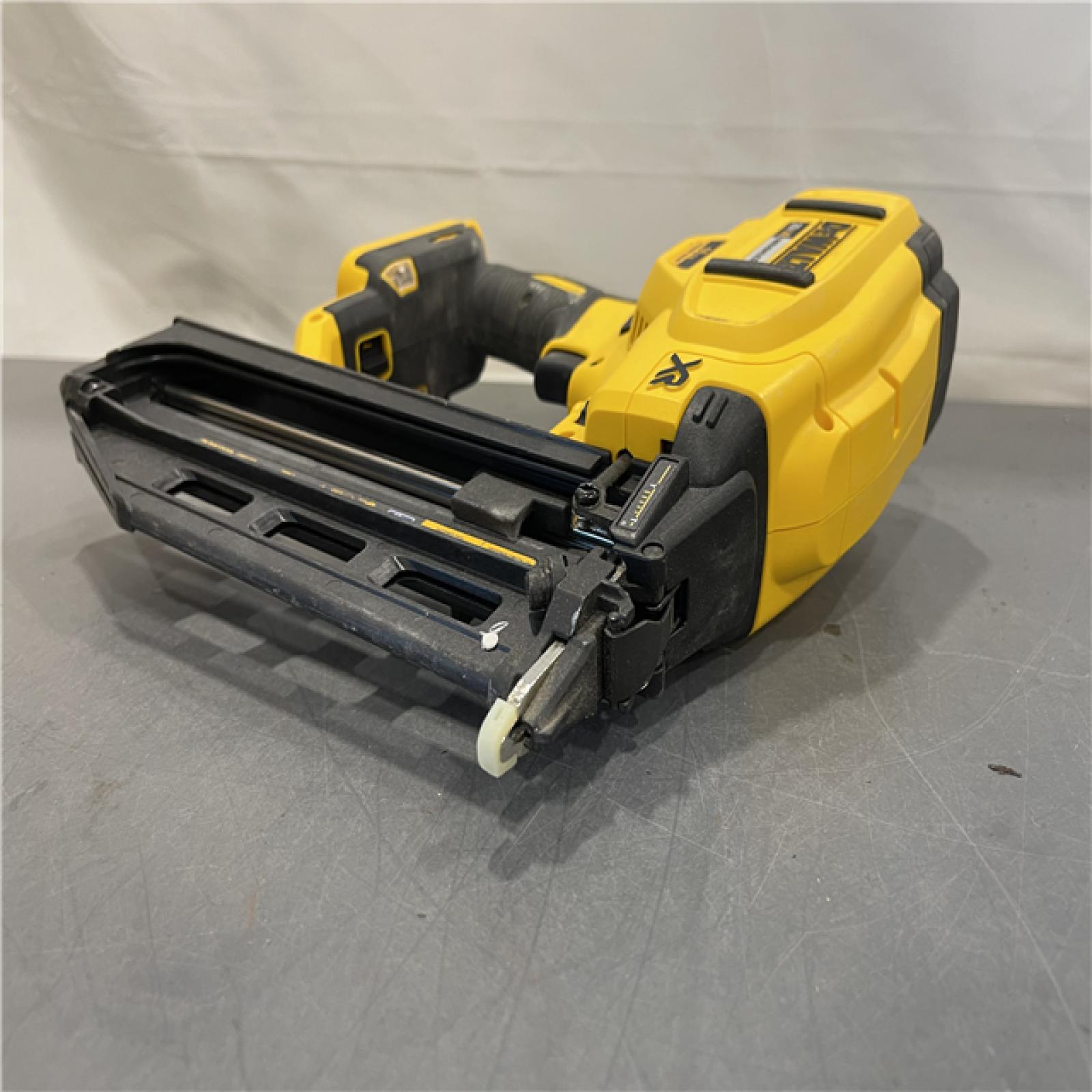 AS-IS - DEWALT 20V MAX XR 16-Gauge Lithium-Ion Cordless Finish Nailer
