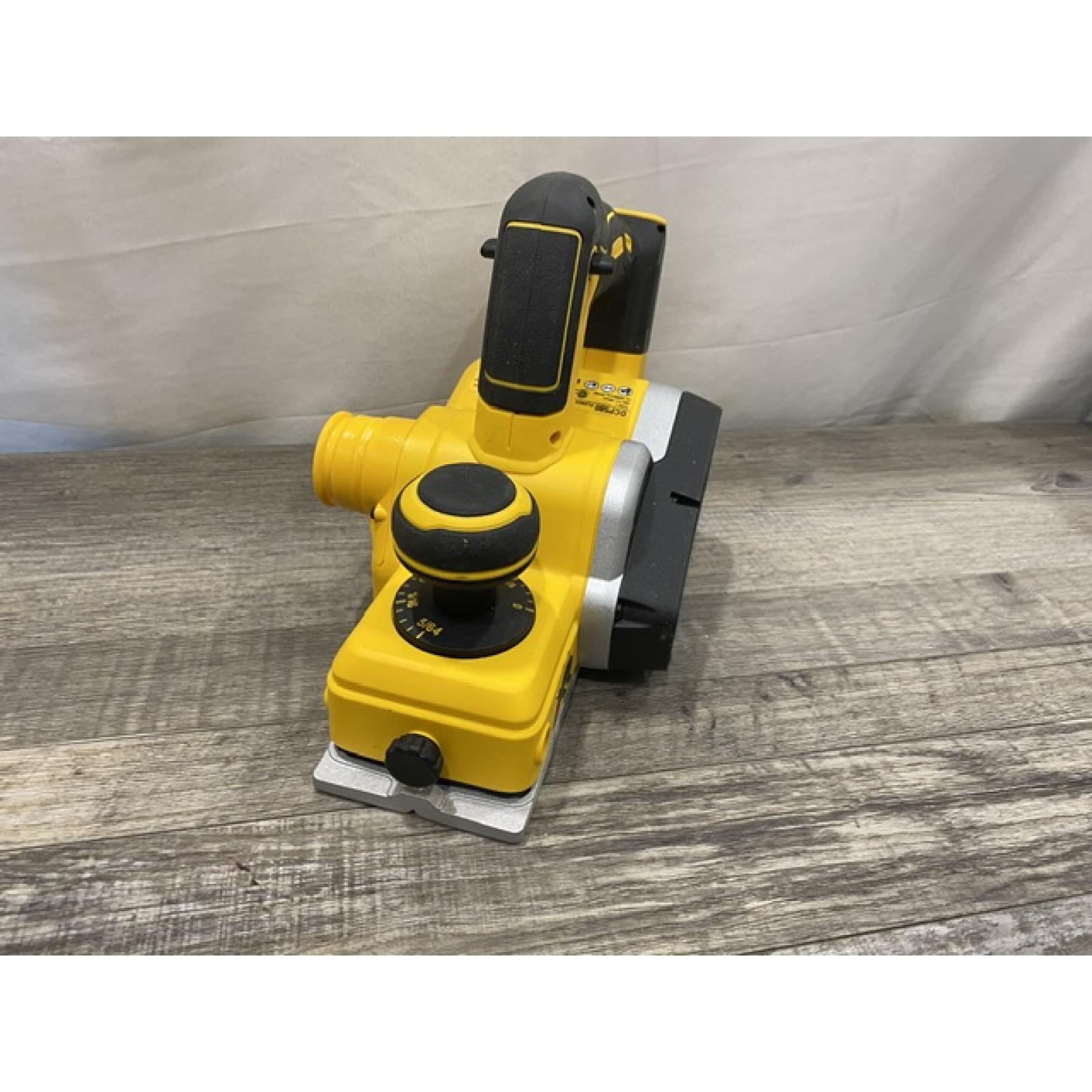 AS-IS DEWALT 20V MAX XR Cordless Brushless 3-1/4 in. Planer (Tool Only)