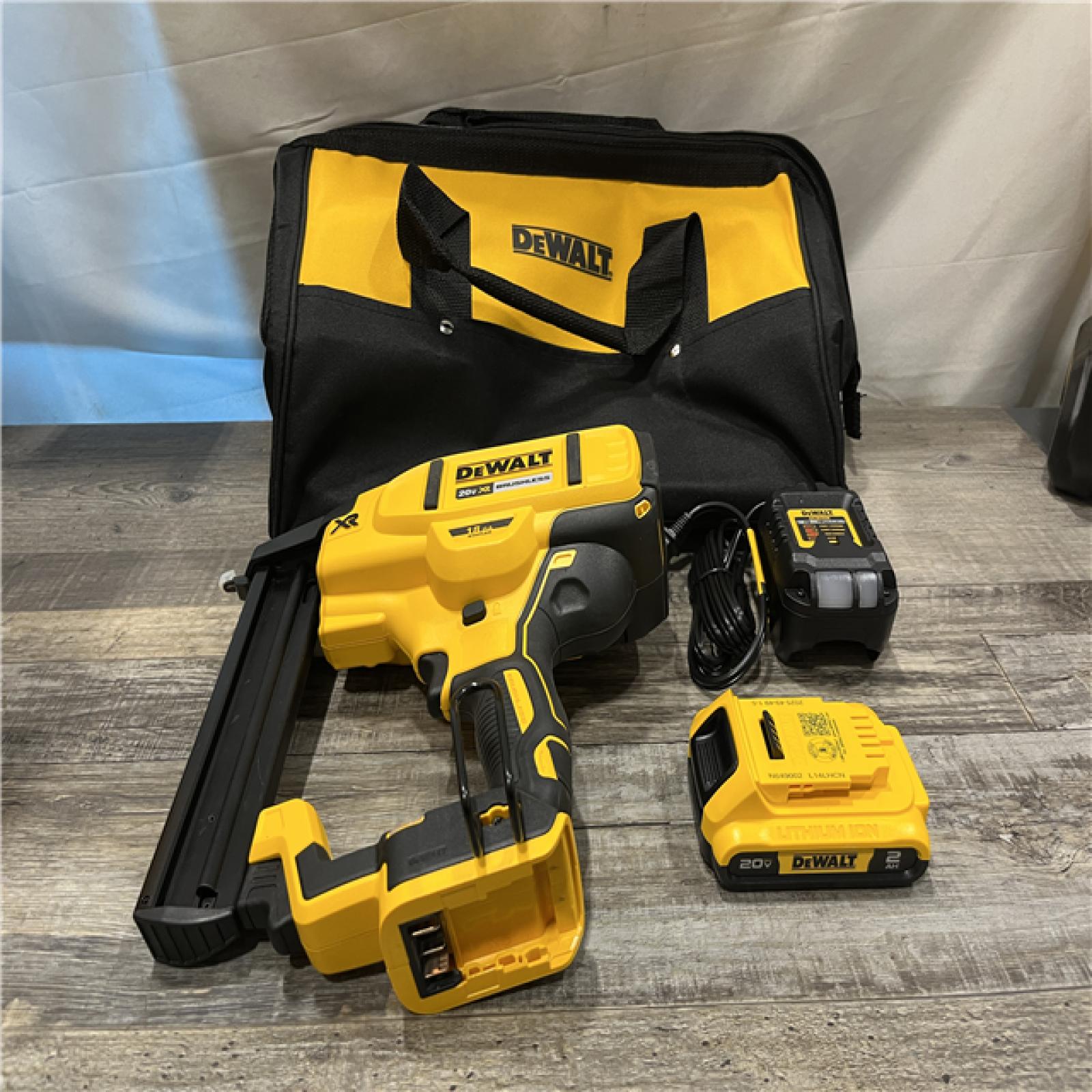 AS-IS DEWALT 20V MAX XR Lithium-Ion Cordless 18-Gauge Narrow Crown Stapler Kit