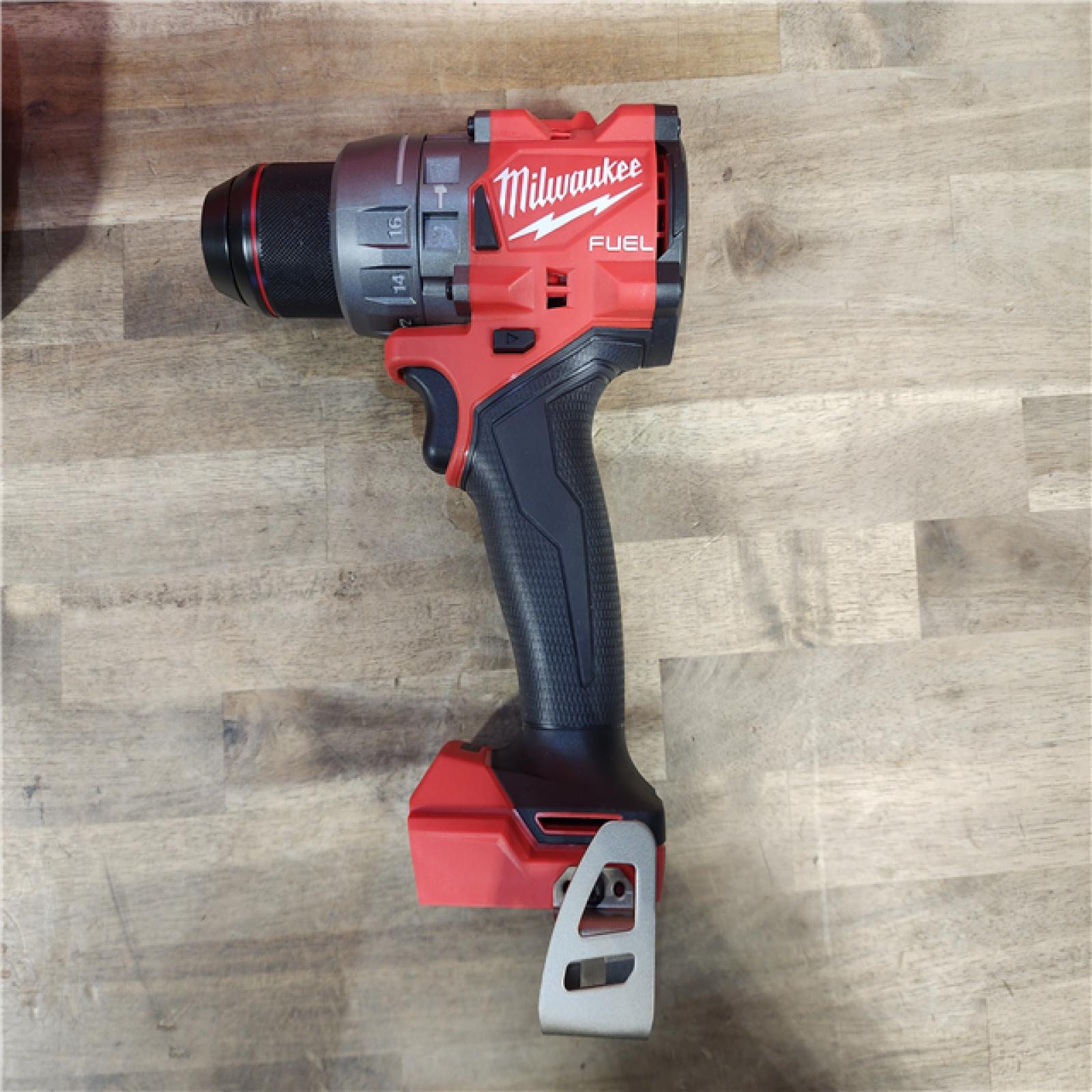 HOUSTON LOCATION - AS-IS (APPEARS LIKE NEW) Milwaukee 2904-22 Hammer Drill Driver Kit with Batteries  Charger & Tool Case  Red