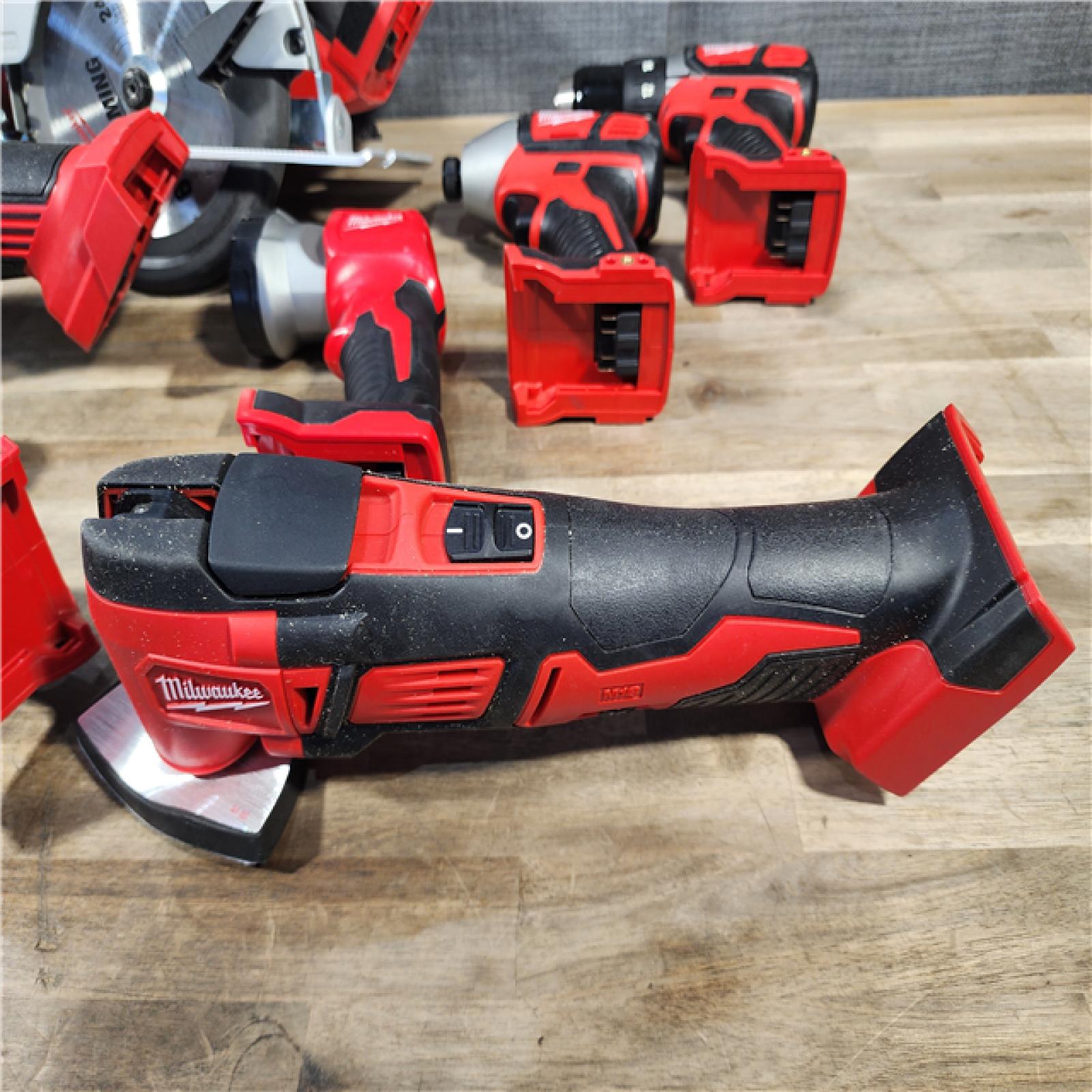 HOUSTON LOCATION - AS-IS MILWAUKEE 7 TOOL COMBO KIT W/ (2) 3.0 AH BATTERY, CARRYING BAG & CHARGER