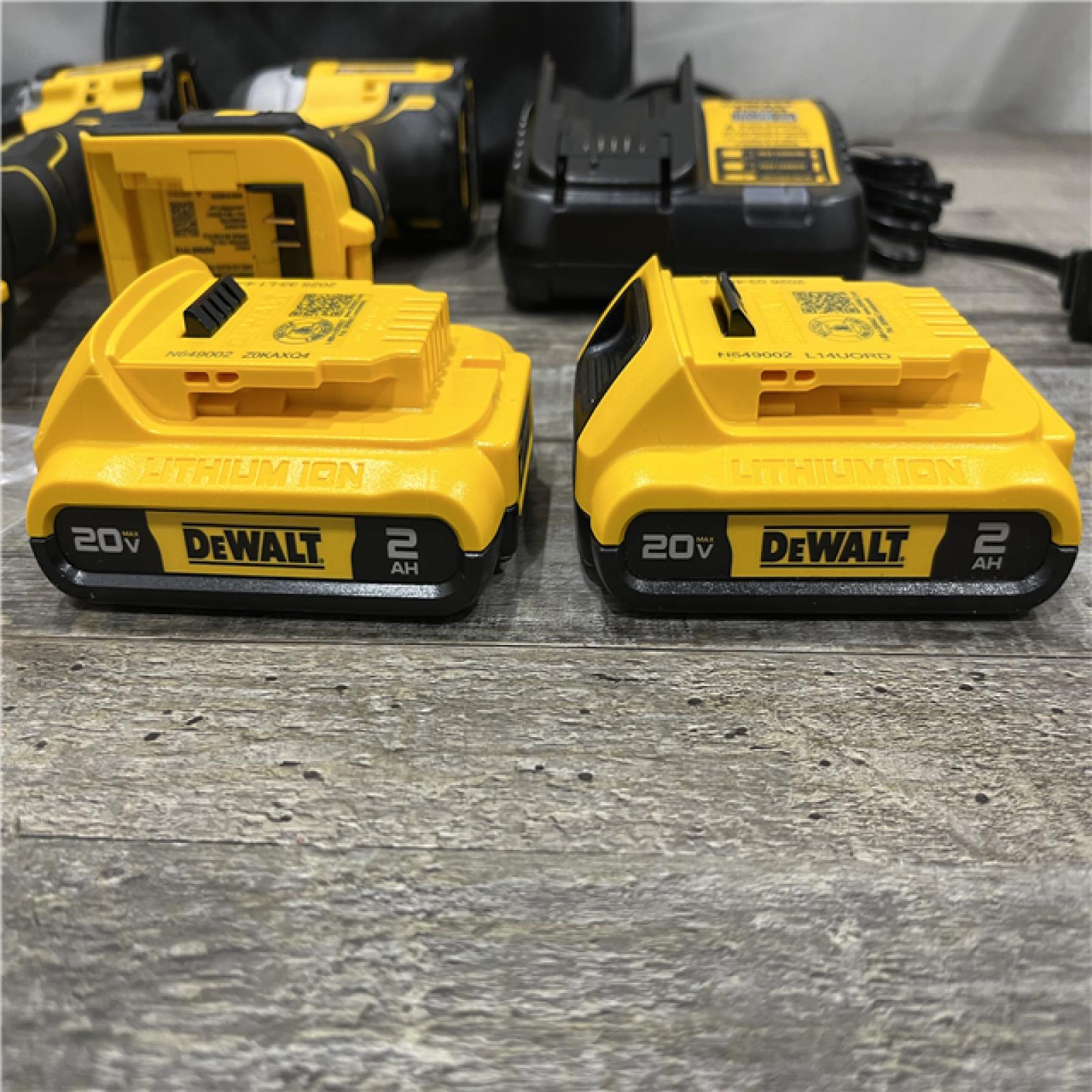 AS-IS DEWALT ATOMIC 20-Volt MAX Lithium-Ion Cordless Combo Kit