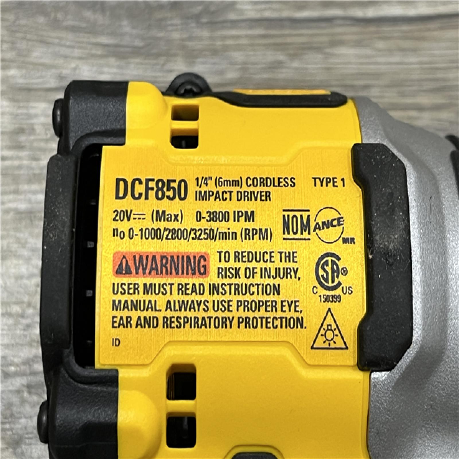 AS-IS DEWALT ATOMIC 20V MAX Lithium-Ion Cordless 1/4 in. Brushless Impact Driver Kit