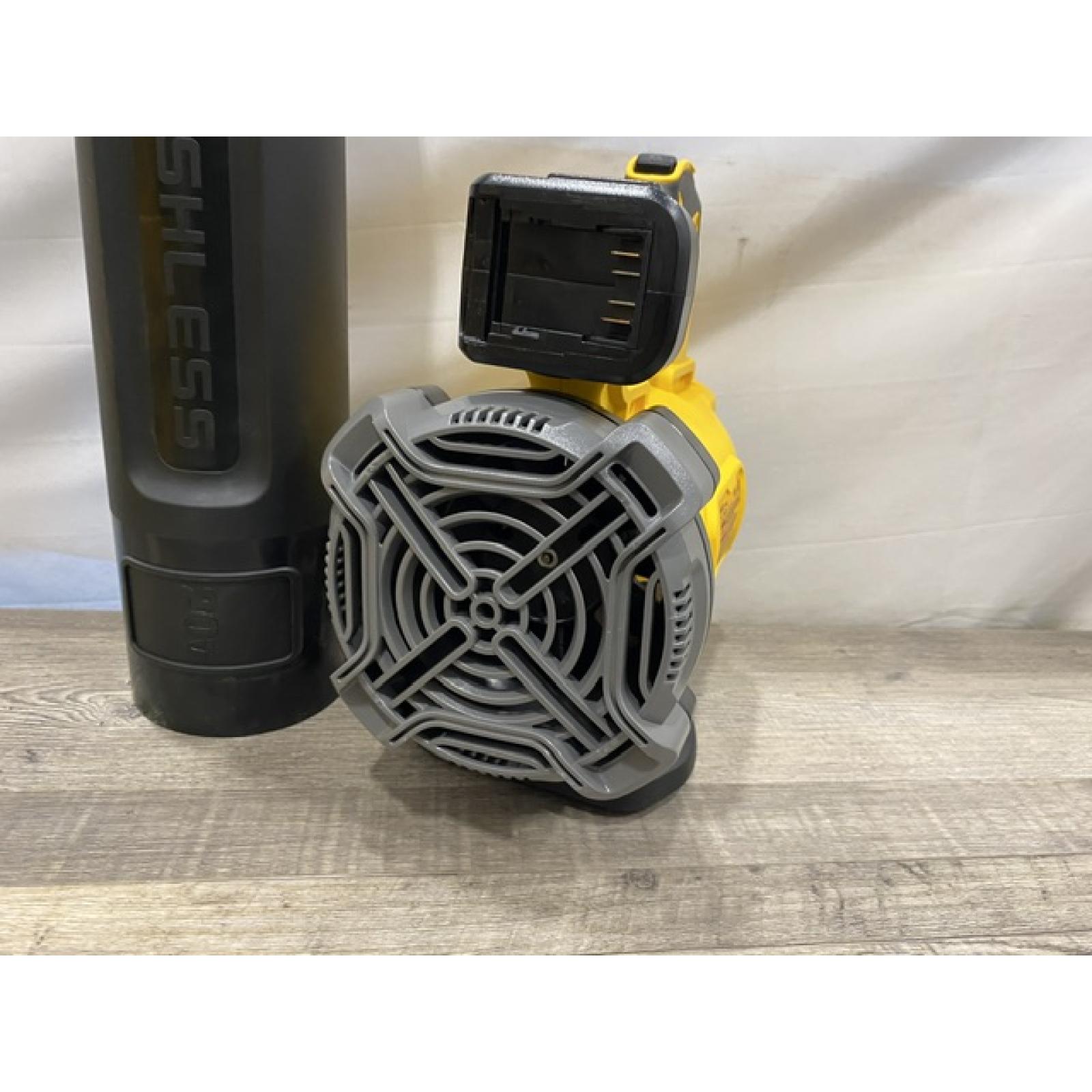 AS-IS DEWALT 20V MAX* XR Brushless Cordless Handheld Blower Kit