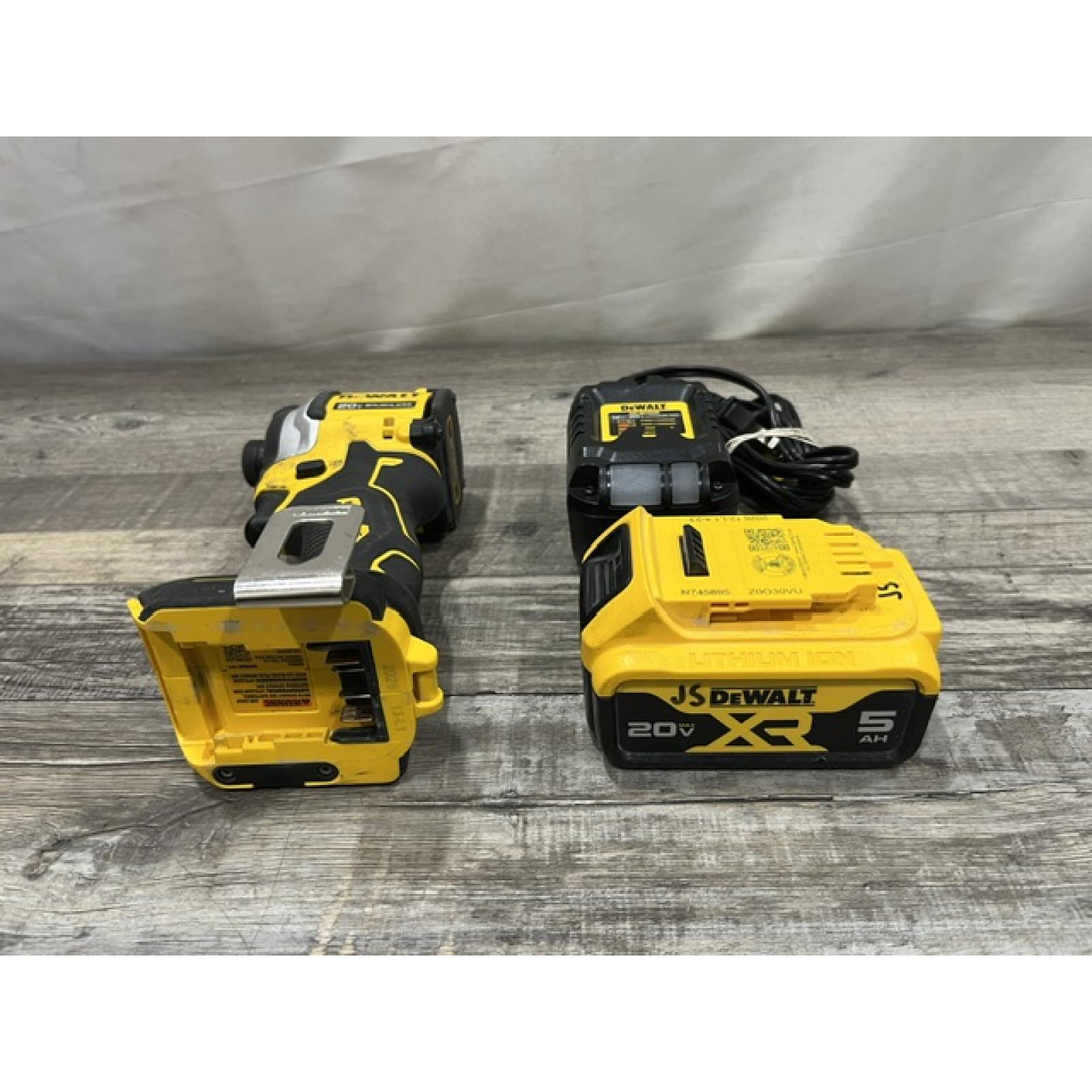 AS-IS DEWALT ATOMIC 20V MAX Lithium-Ion Cordless 1/4 in. Brushless Impact Driver Kit