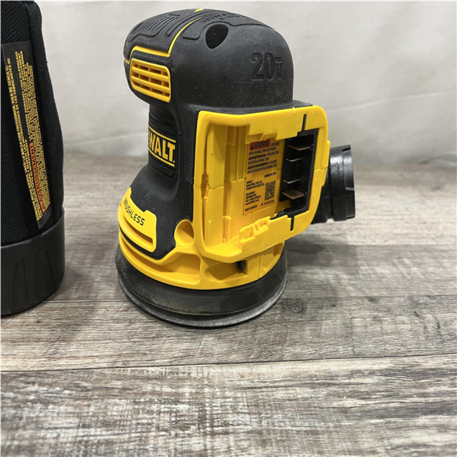 AS-IS DEWALT 20V MAX XR Cordless Brushless 5 in. Random Orbital Sander Kit