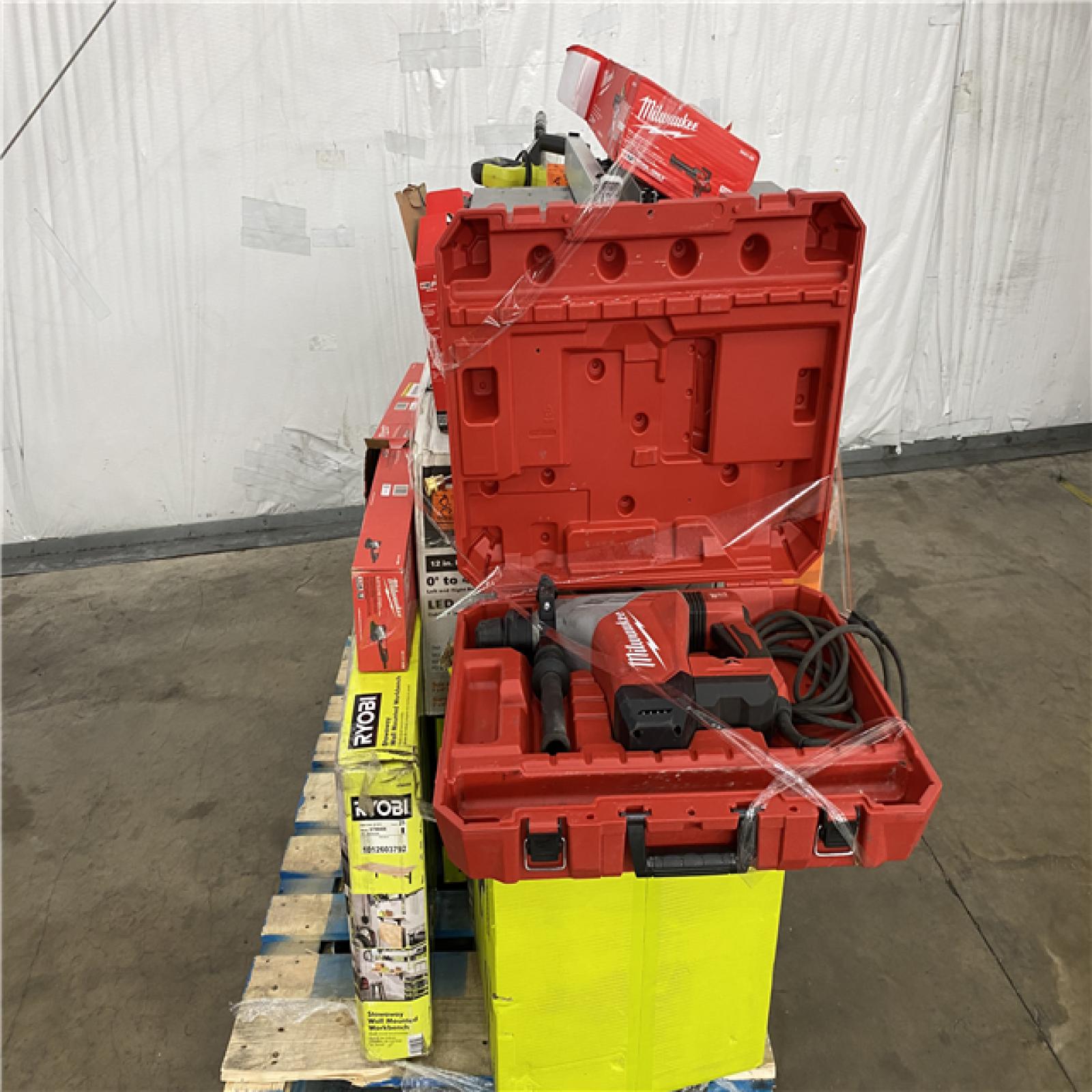 Houston Location AS IS - Tool Pallet