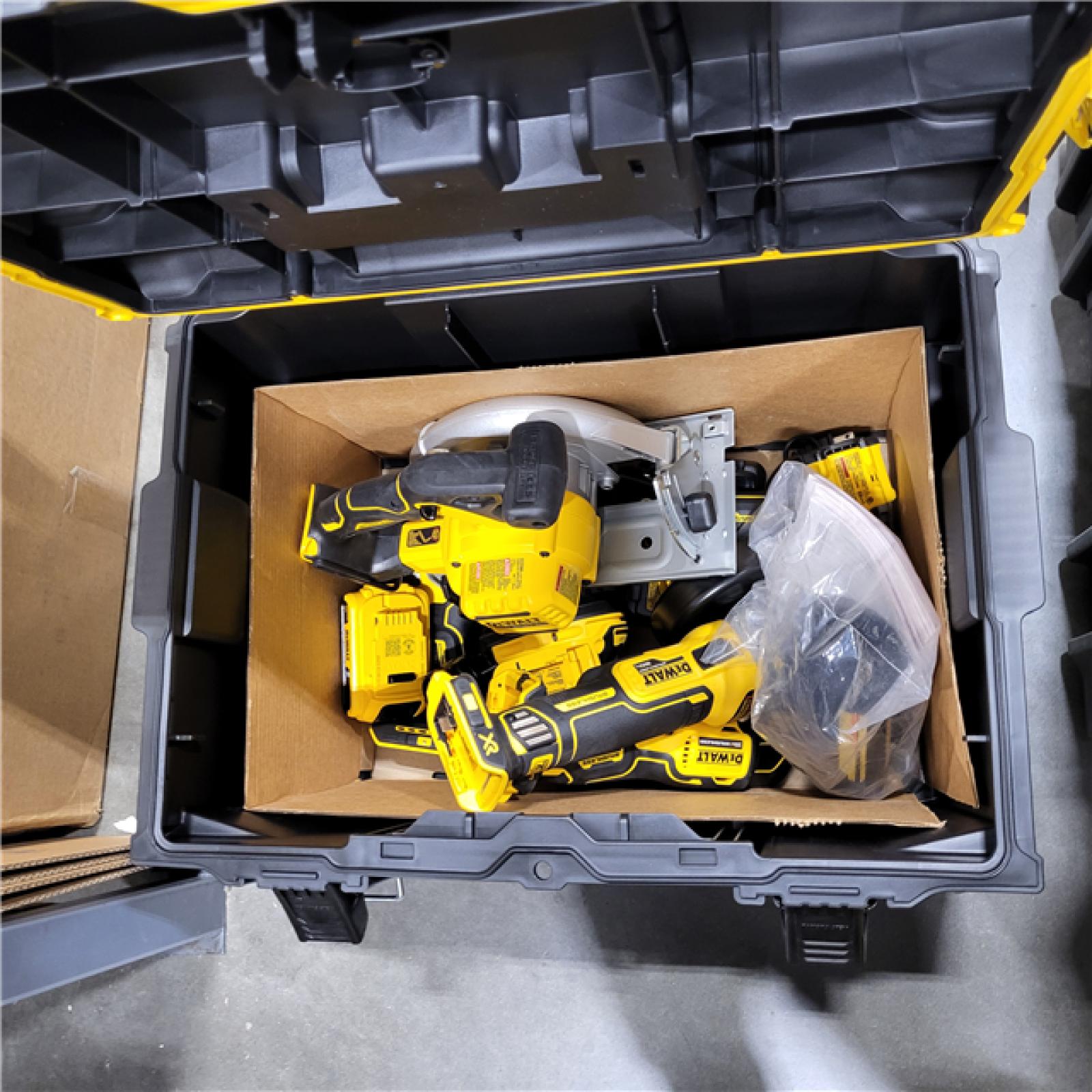 AS IS Dewalt 20-Volt MAX ToughSystem Lithium-Ion 6-Tool Cordless Combo Kit