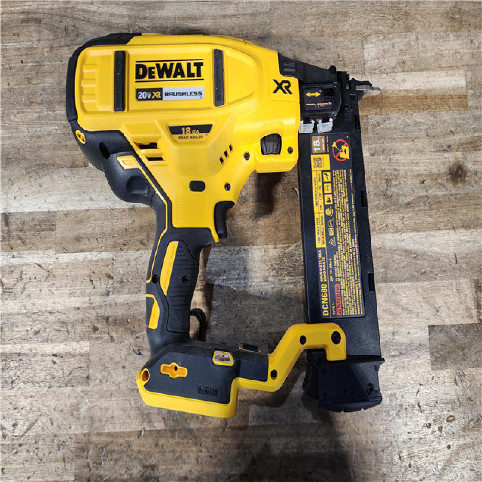 HOUSTON LOCATION - AS-IS DEWALT 20V MAX XR Lithium-Ion Electric Cordless 18-Gauge Brad Nailer (Tool Only)