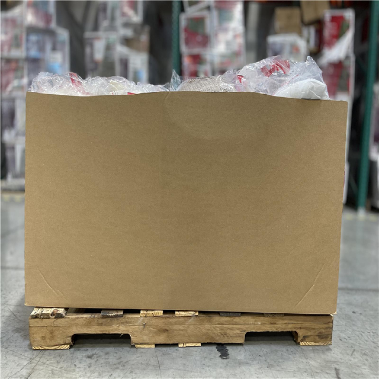 DALLAS LOCATION- NEW! BULLSEYE MIXED APPAREL PALLET- (300 UNITS)