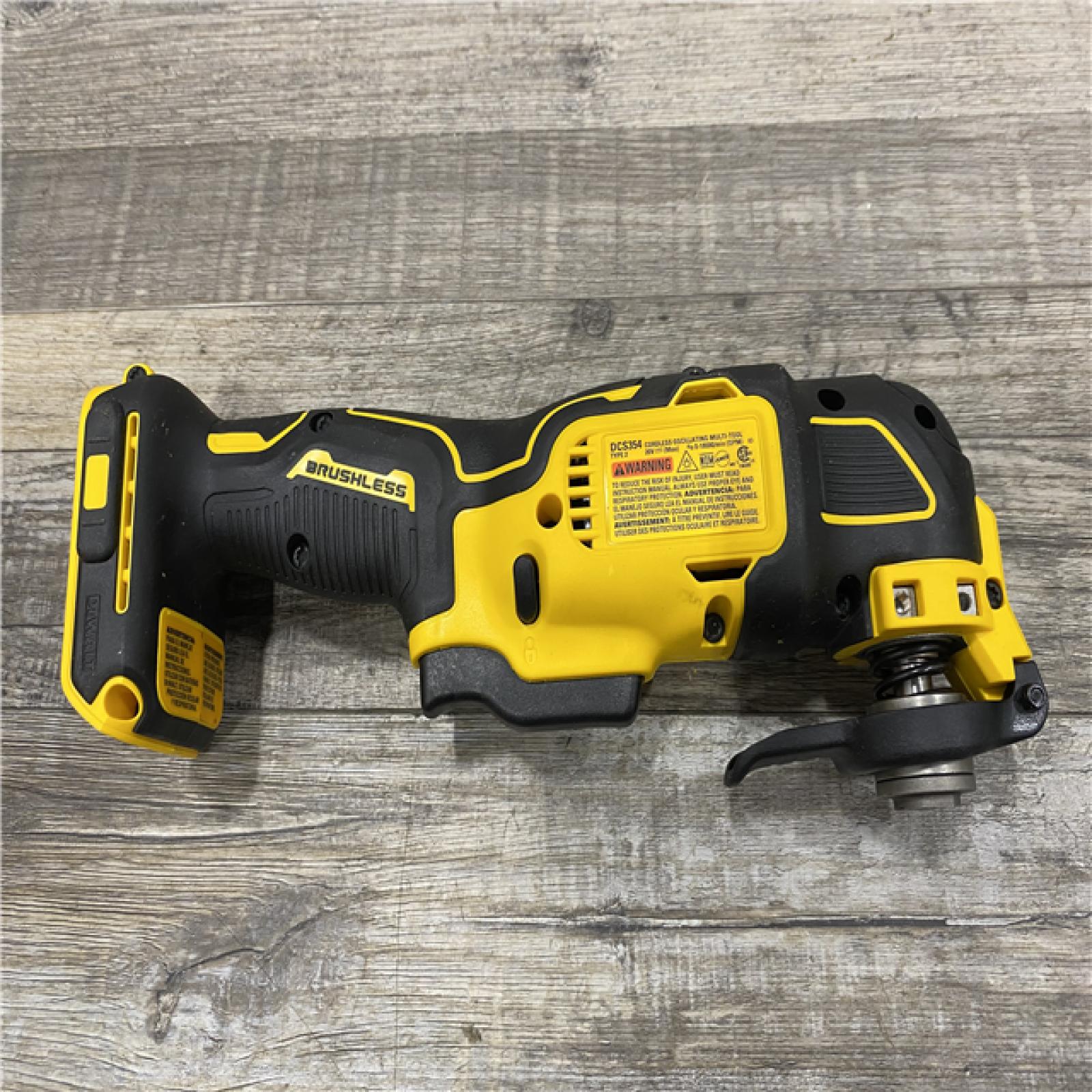 AS-IS DEWALT ATOMIC 20V MAX Cordless Brushless Oscillating Multi Tool Kit