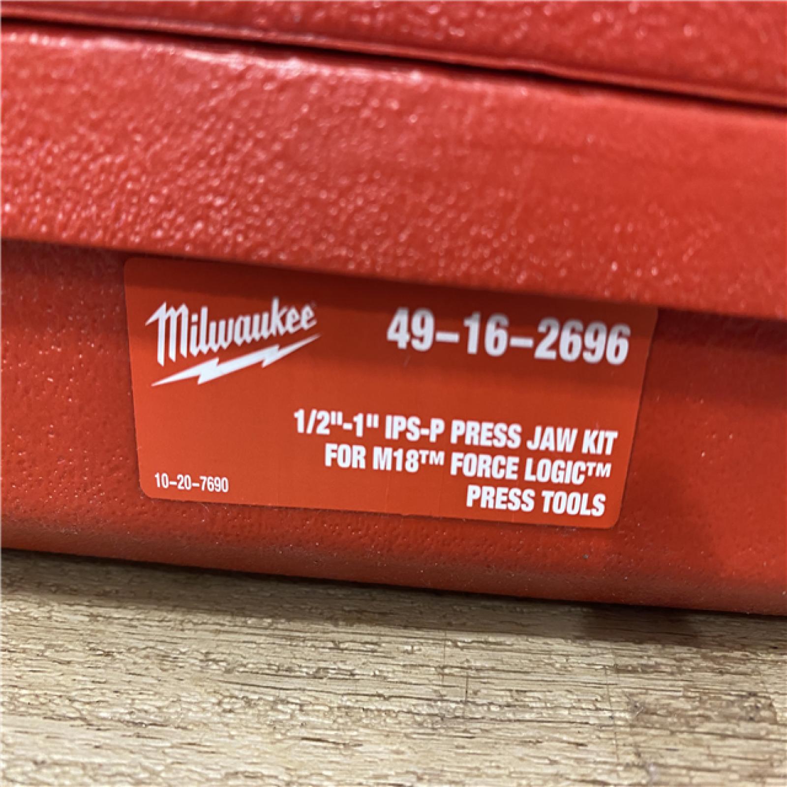 AS-IS Milwaukee M18 1/2in. -1 in. Black Iron Press Tool Jaw Kit