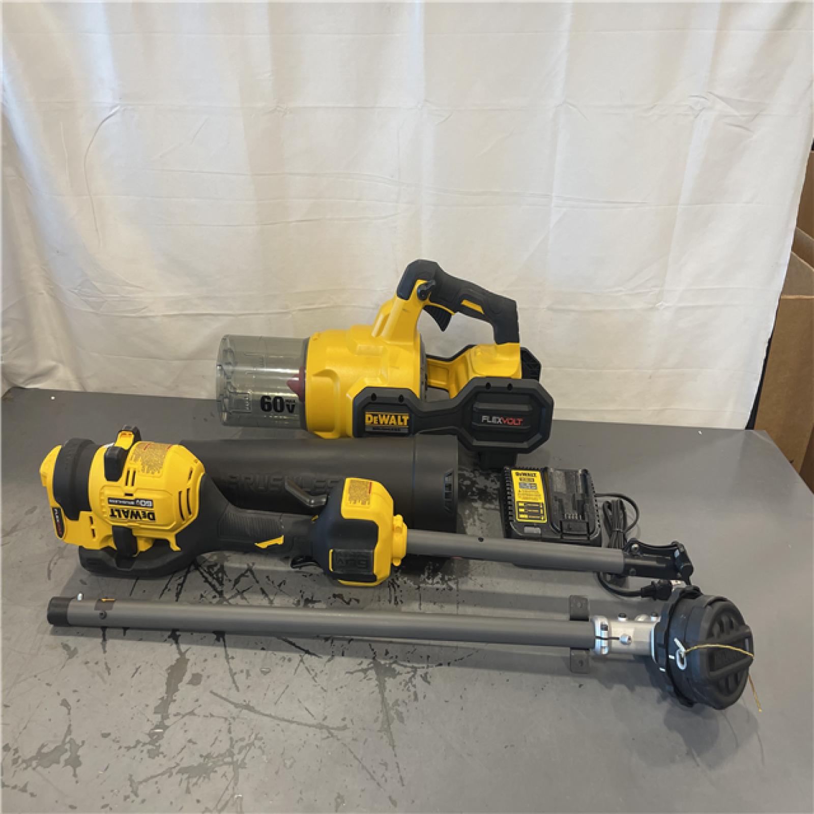 AS-IS- FLEXVOLT 60V MAX Cordless Battery Powered String Trimmer & Blower Combo Kit with (1) FLEXVOLT 3 Ah Battery & Charger