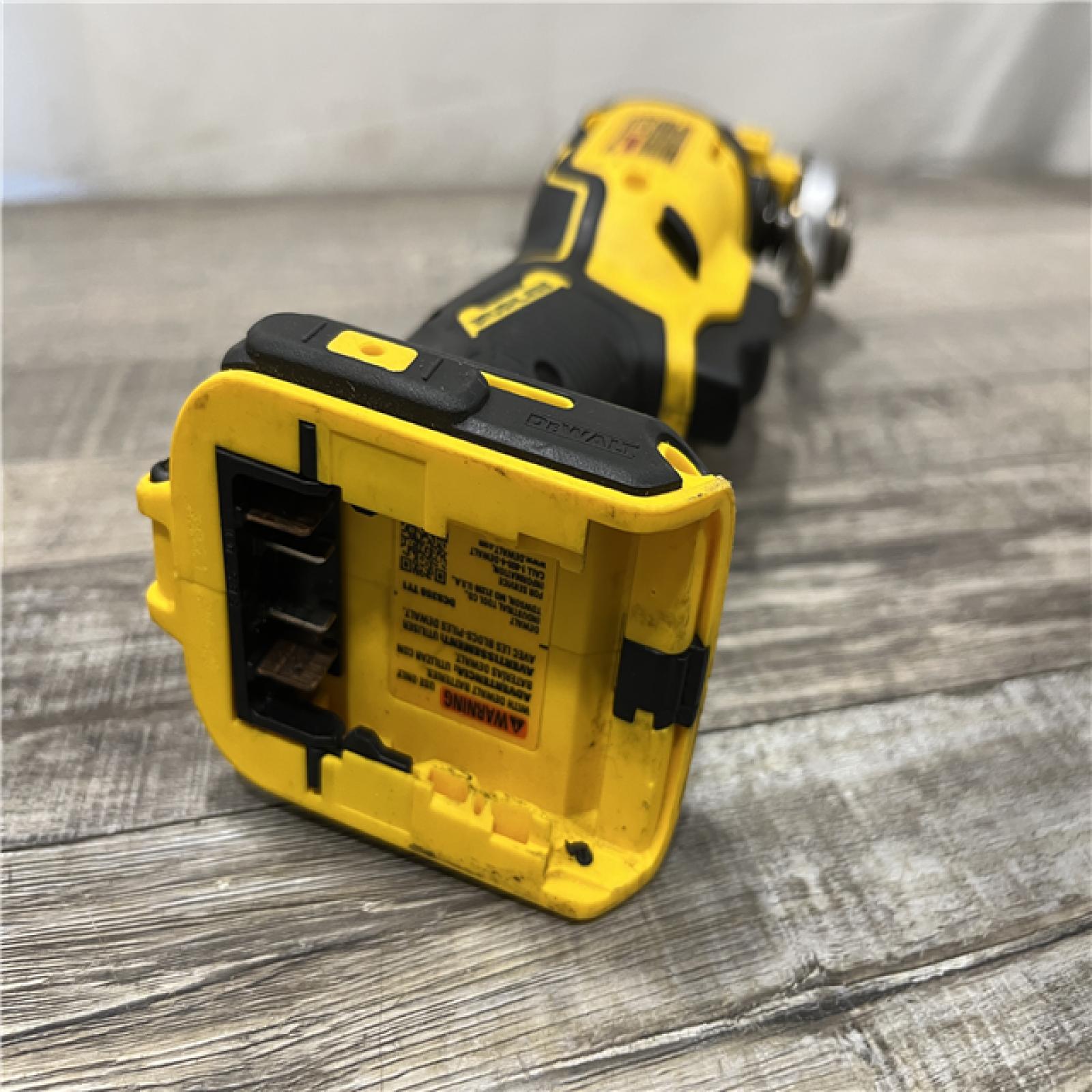 AS-IS DEWALT 20V MAX XR Cordless Brushless 3-Speed Oscillating Multi Tool (Tool Only)