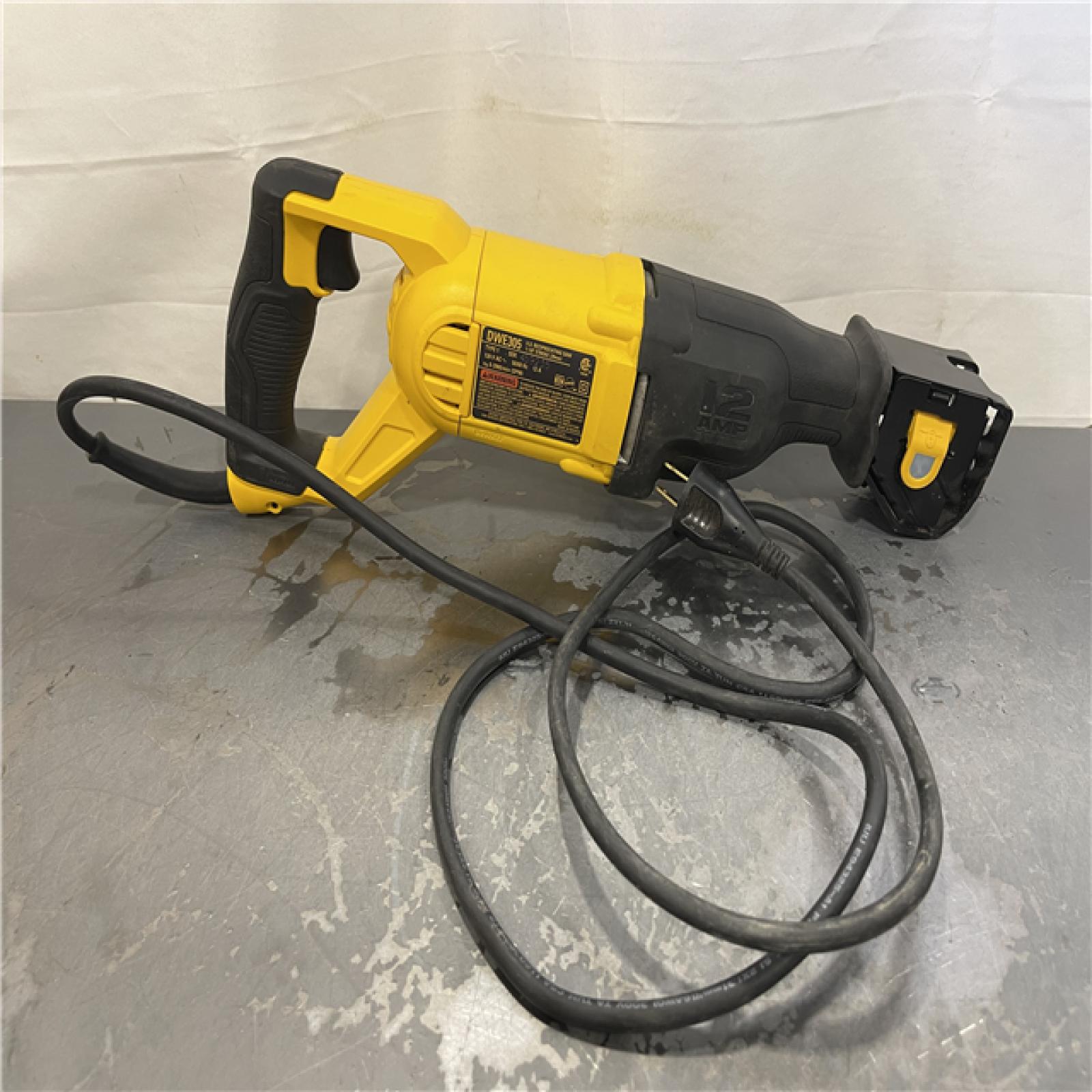 AS-IS - DEWALT 12 Amp Corded Variable Speed Reciprocating Saw