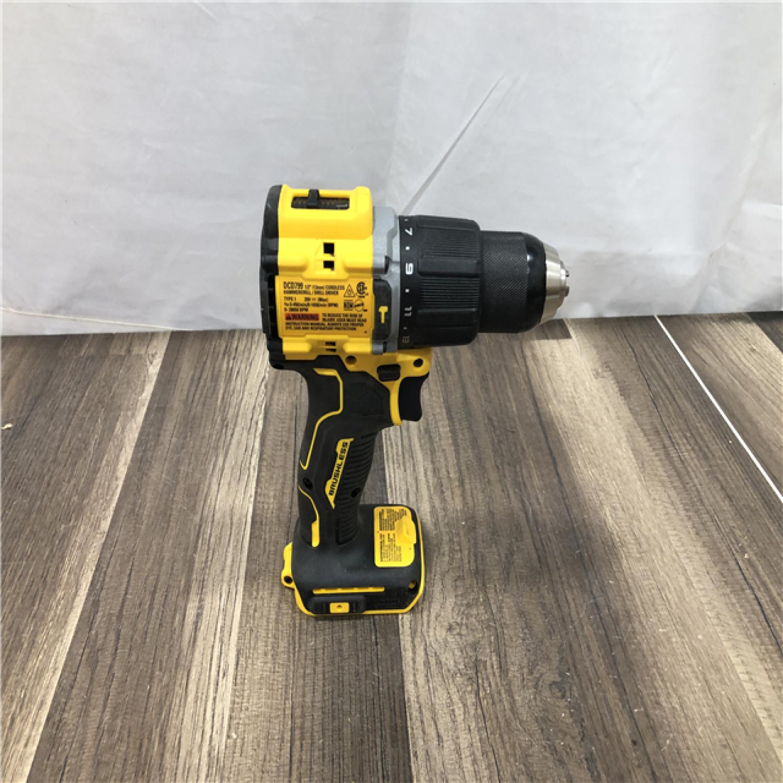AS-IS DEWALT ATOMIC 20V Lithium-Ion Cordless 1/2 in. Hammer Drill Kit