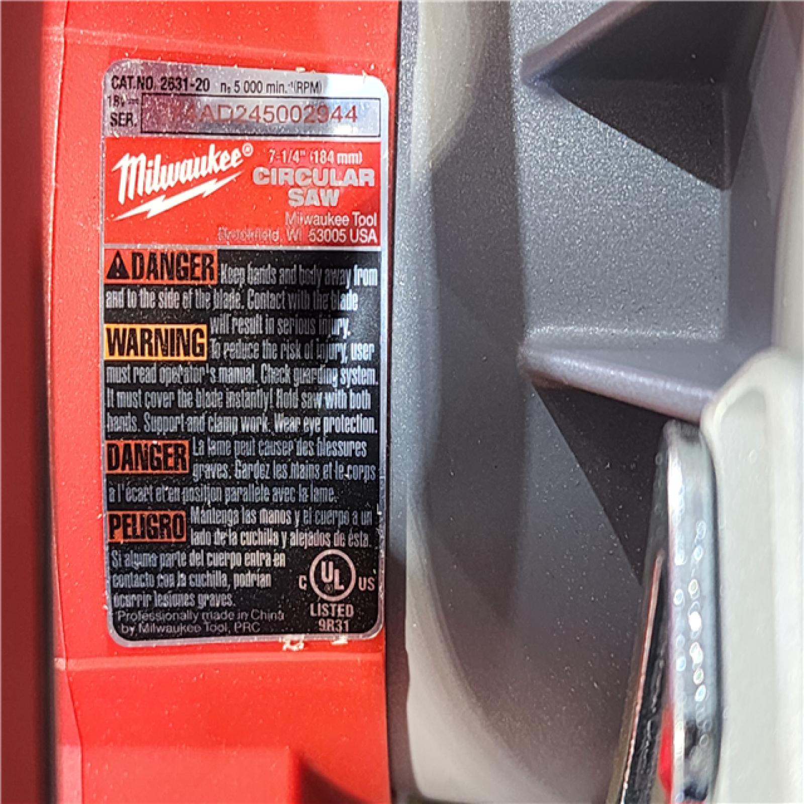 HOUSTON LOCATION - AS-IS Milwaukee (2) 7-1/4 18V Brushless Circular Saw 2631-20 (Bare Tool)