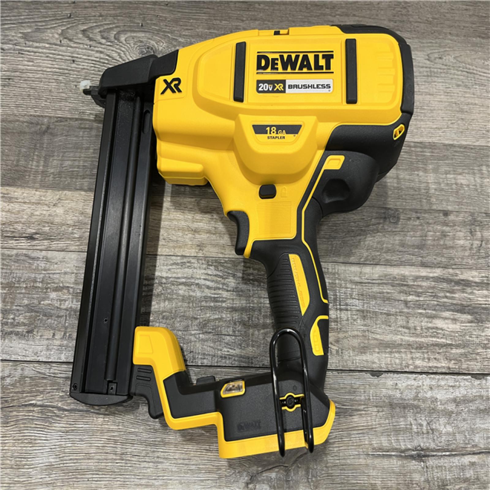 AS-IS DEWALT 20V MAX XR Lithium-Ion Cordless 18-Gauge Narrow Crown Stapler Kit