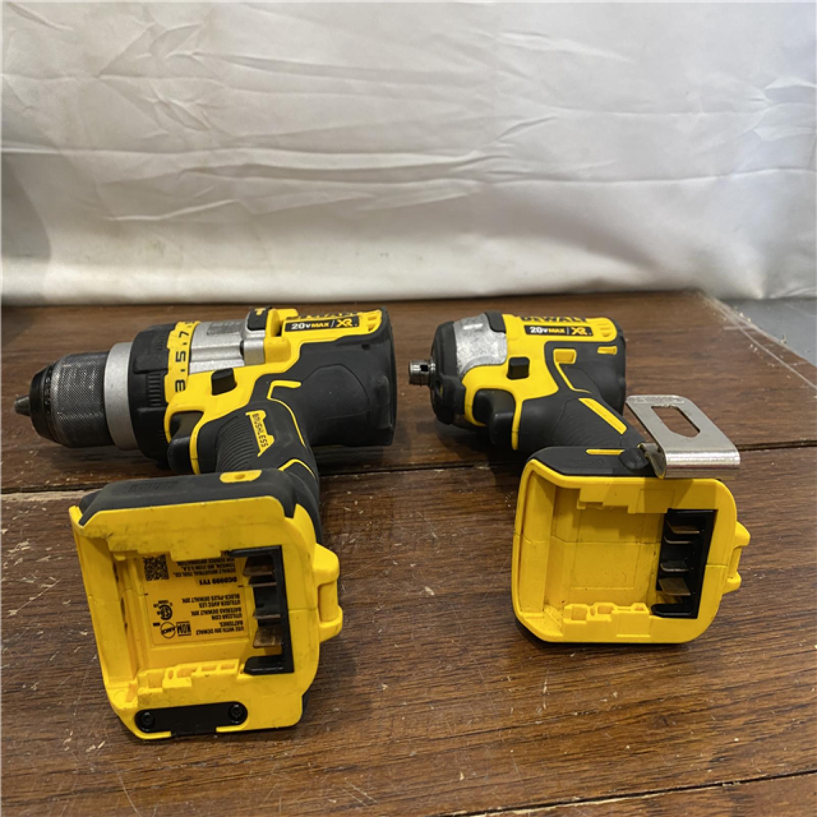 AS-IS DEWALT 20V MAX Cordless Brushless Hammer Drill/Driver 2 Tool Combo Kit with FLEXVOLT ADVANTAGE