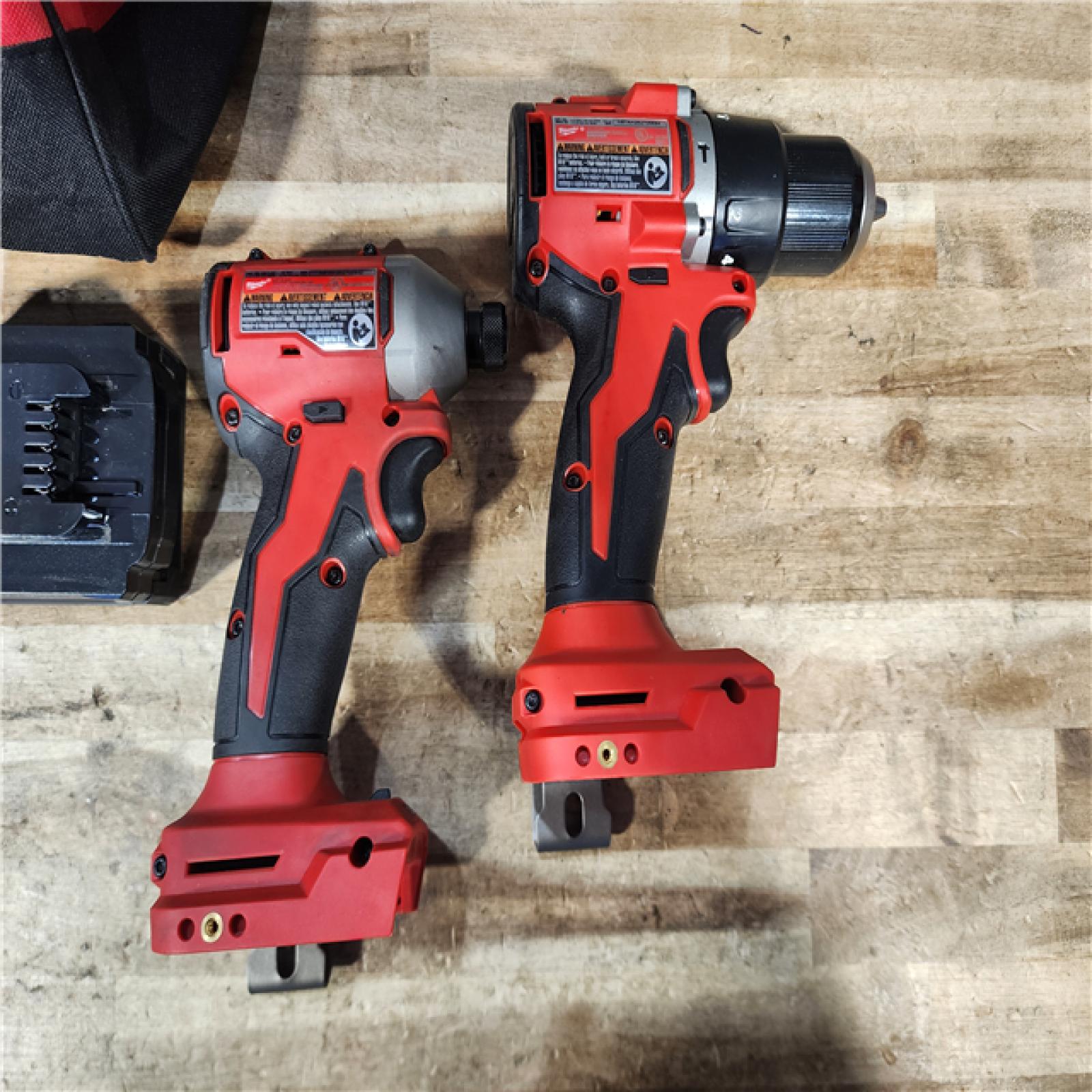 HOUSTON LOCATION - AS - IS Milwaukee 2 TOOL COMBO W/ 2 BATTTERIES & 1 CHARGER