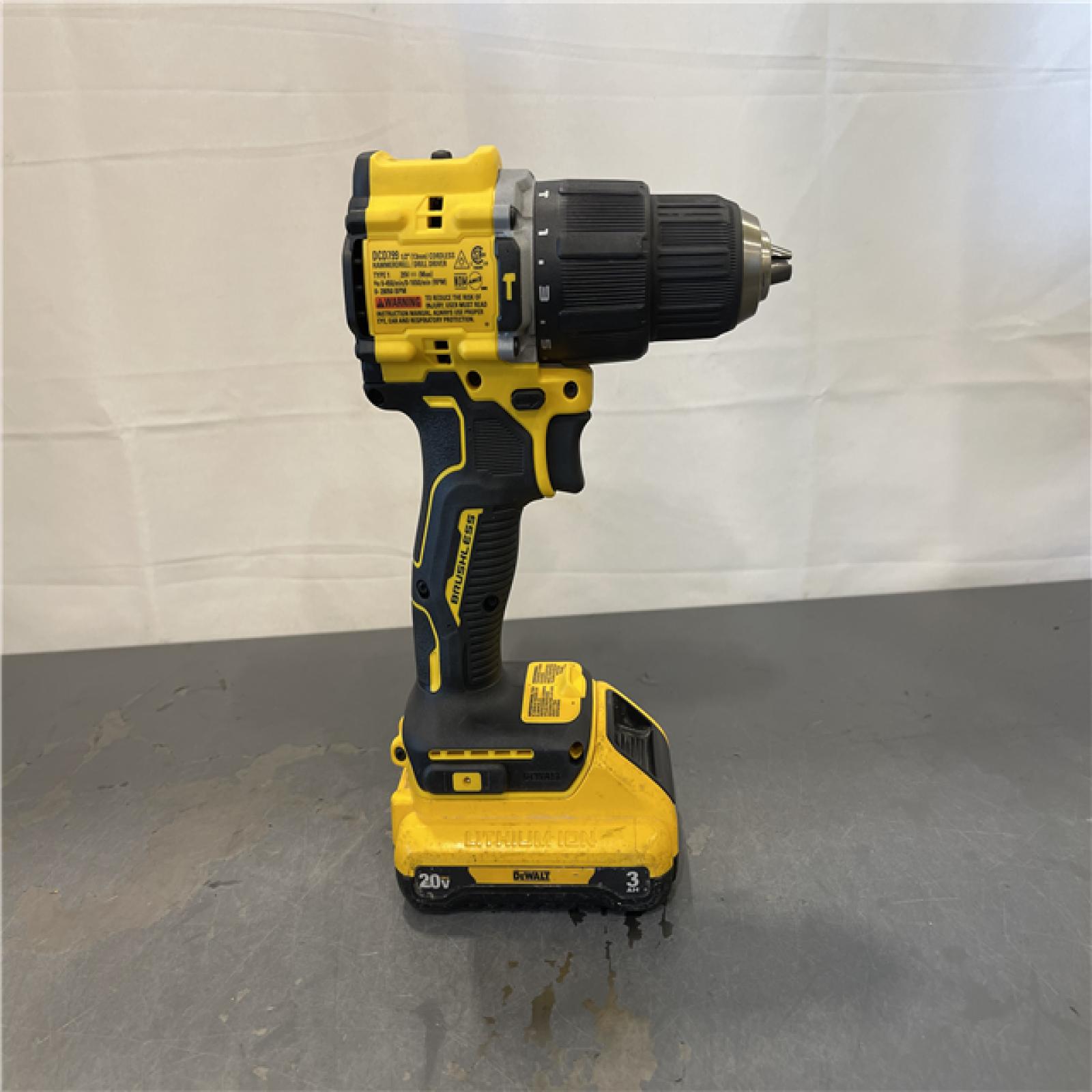 AS-IS - DEWALT ATOMIC 20V Cordless 1/2 in. Compact Hammer Drill Kit